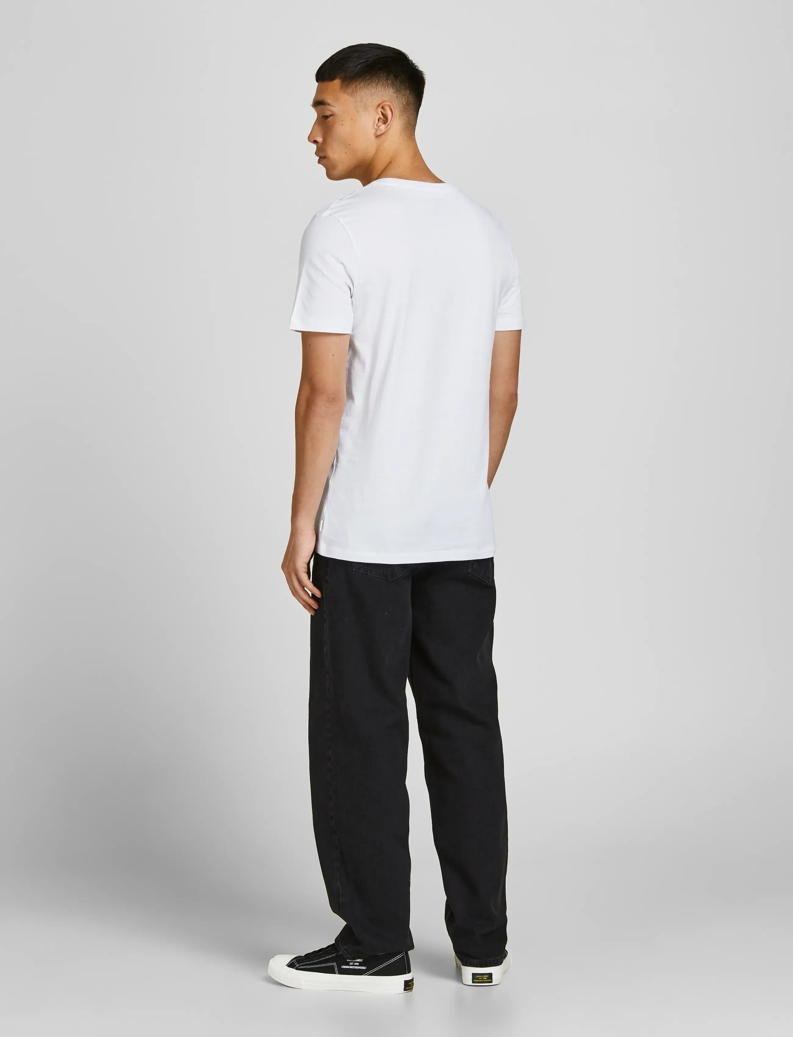 Jack & Jones - JJEORGANIC BASIC TEE SS O-NE 3PK MP NOOS - kortärmade t-shirts - black - 3