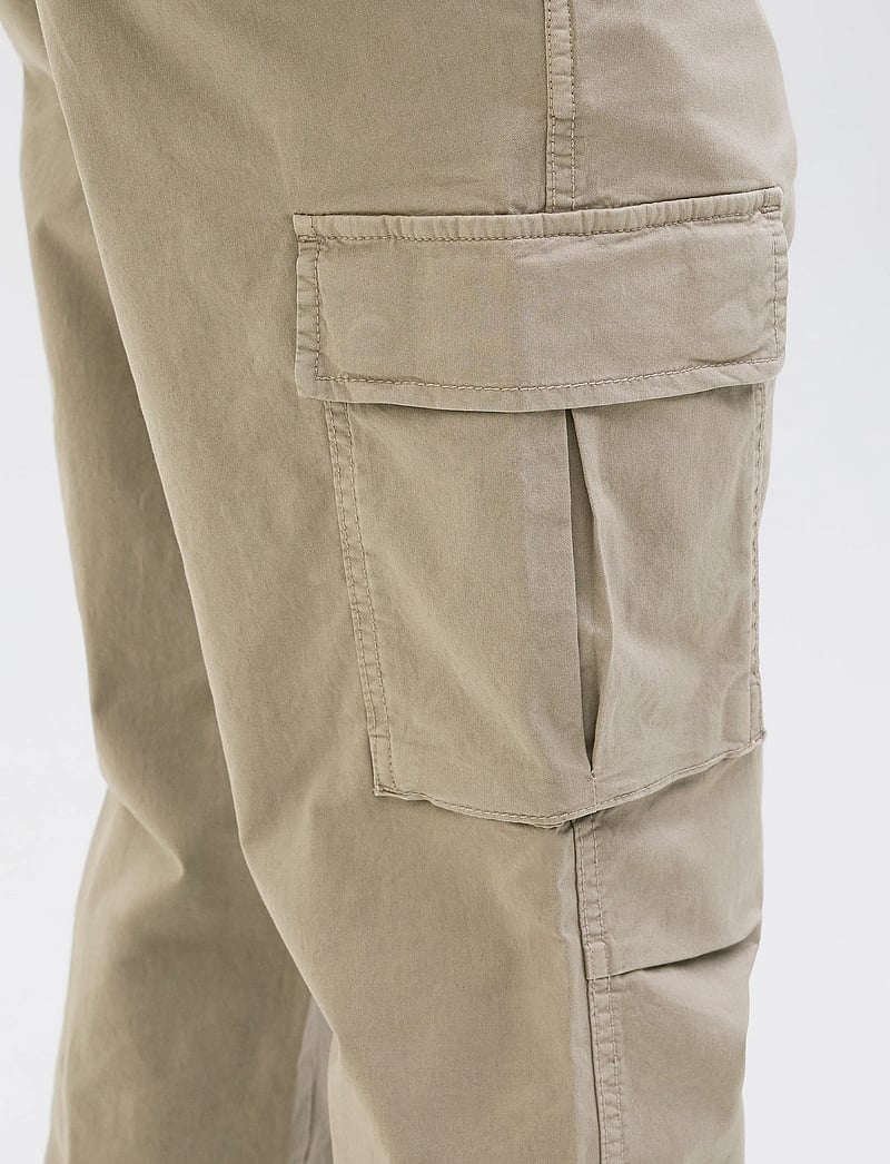 Jack & Jones - JPSTACE TUCKER CARGO AMA NOOS - cargohose - dune - 5