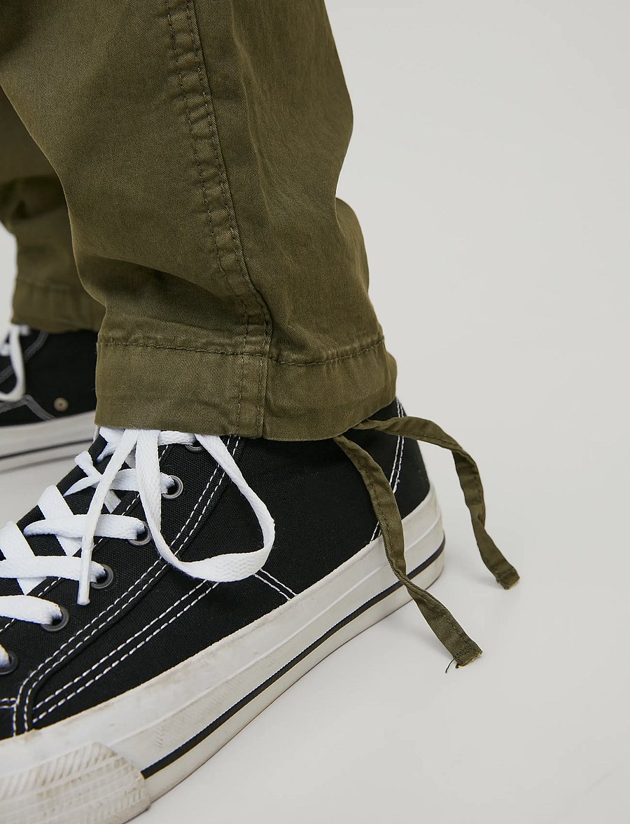 Jack & Jones - JPSTACE TUCKER CARGO AMA NOOS - cargohose - olive night - 4