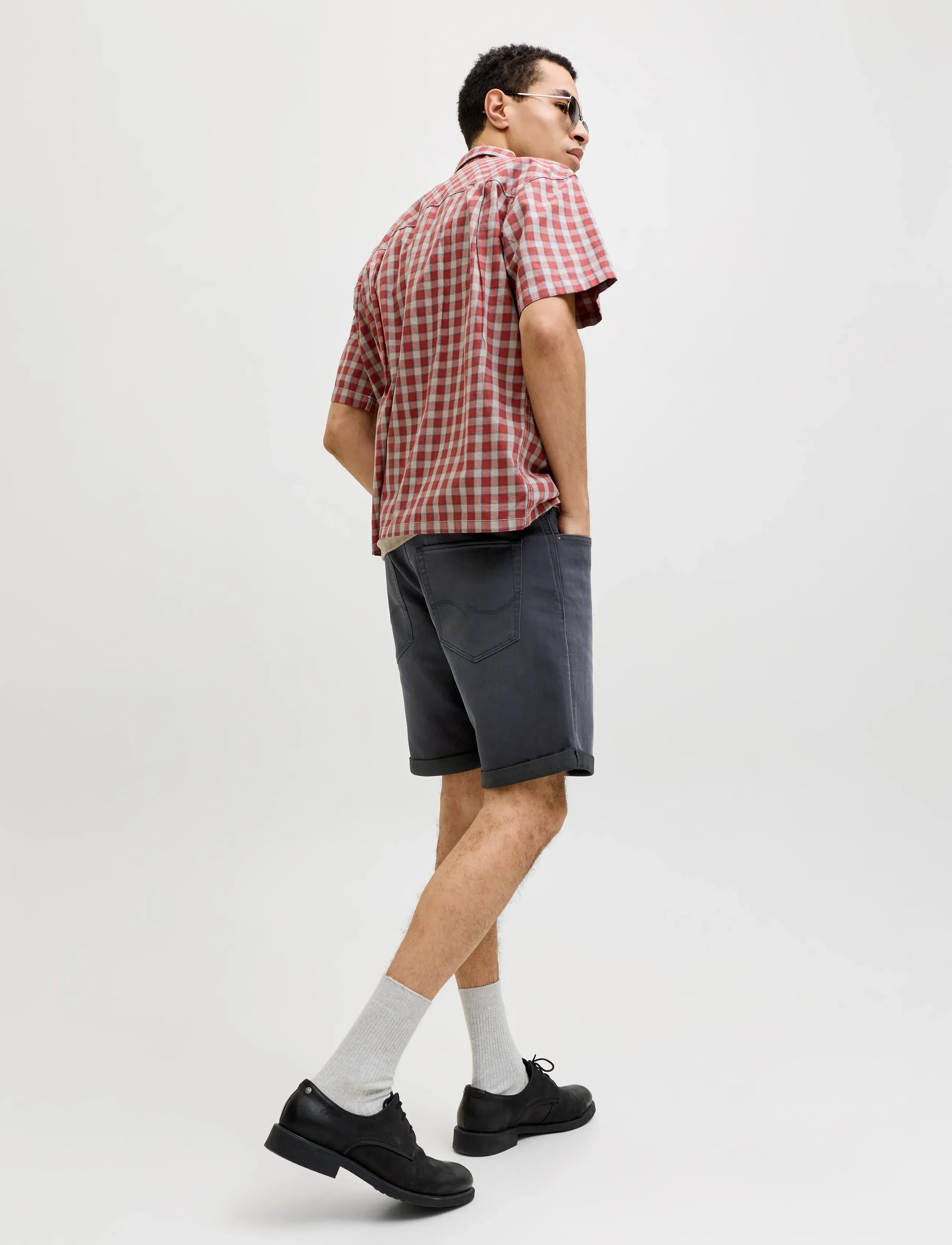 Jack & Jones - JJIRICK JJICON SHORTS GE 720 I.K SN - jeans shorts - black denim - 5