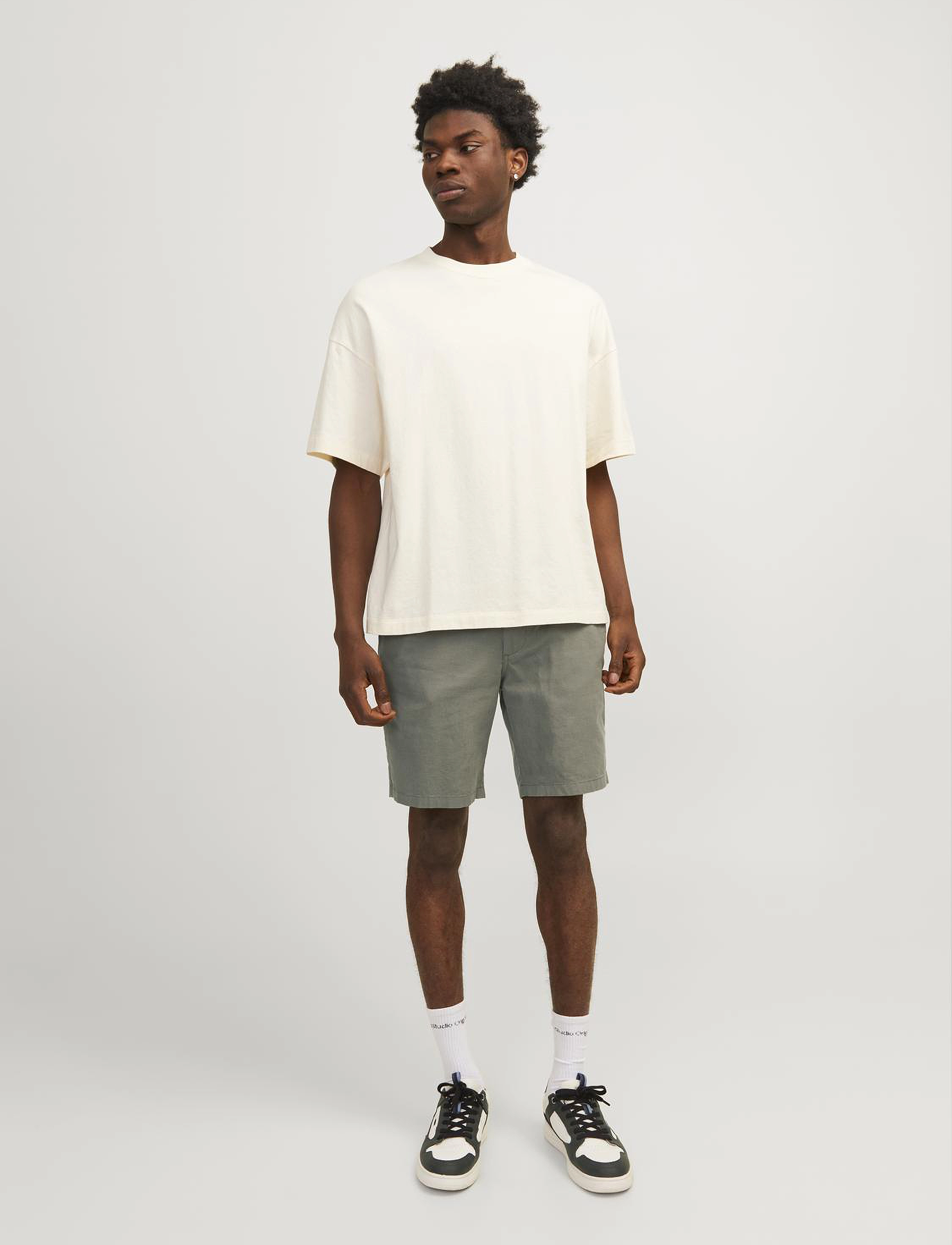 Jack & Jones - JPSTMARCO BREEZE SHORTS SRT - linen shorts - deep lichen green - 4