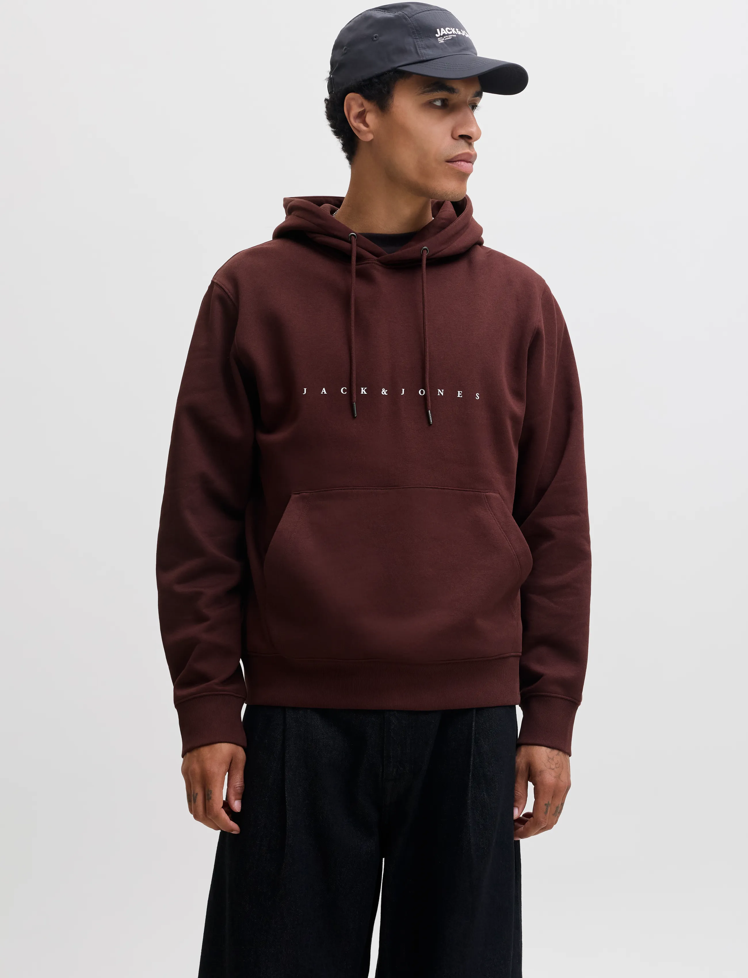 Jack & Jones JJESTAR JJ SWEAT HOOD NOOS - Hoodies - BITTER CHOCOLATE / brown