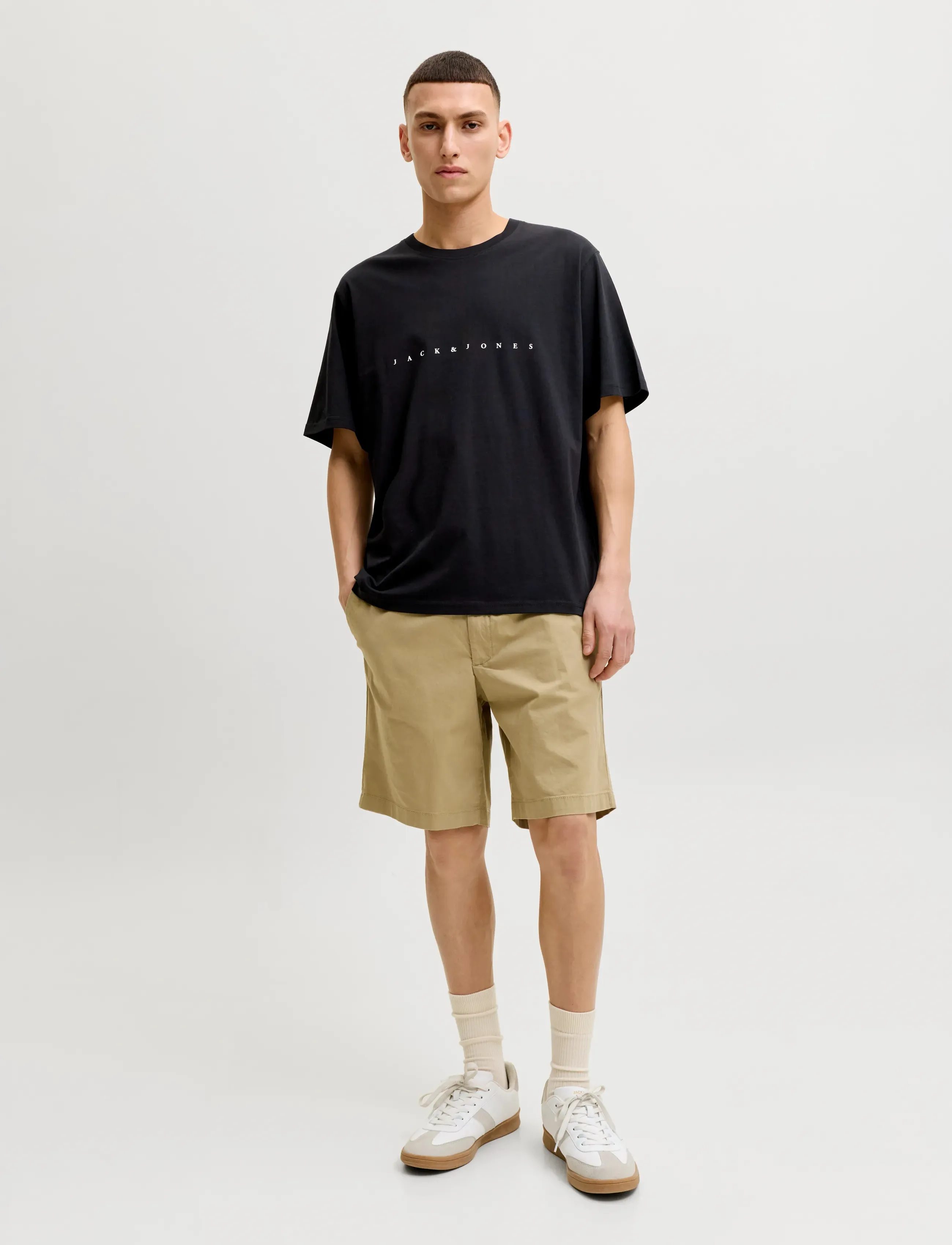 Jack & Jones - JJESTAR JJ TEE SS NOOS - short-sleeved t-shirts - black - 4