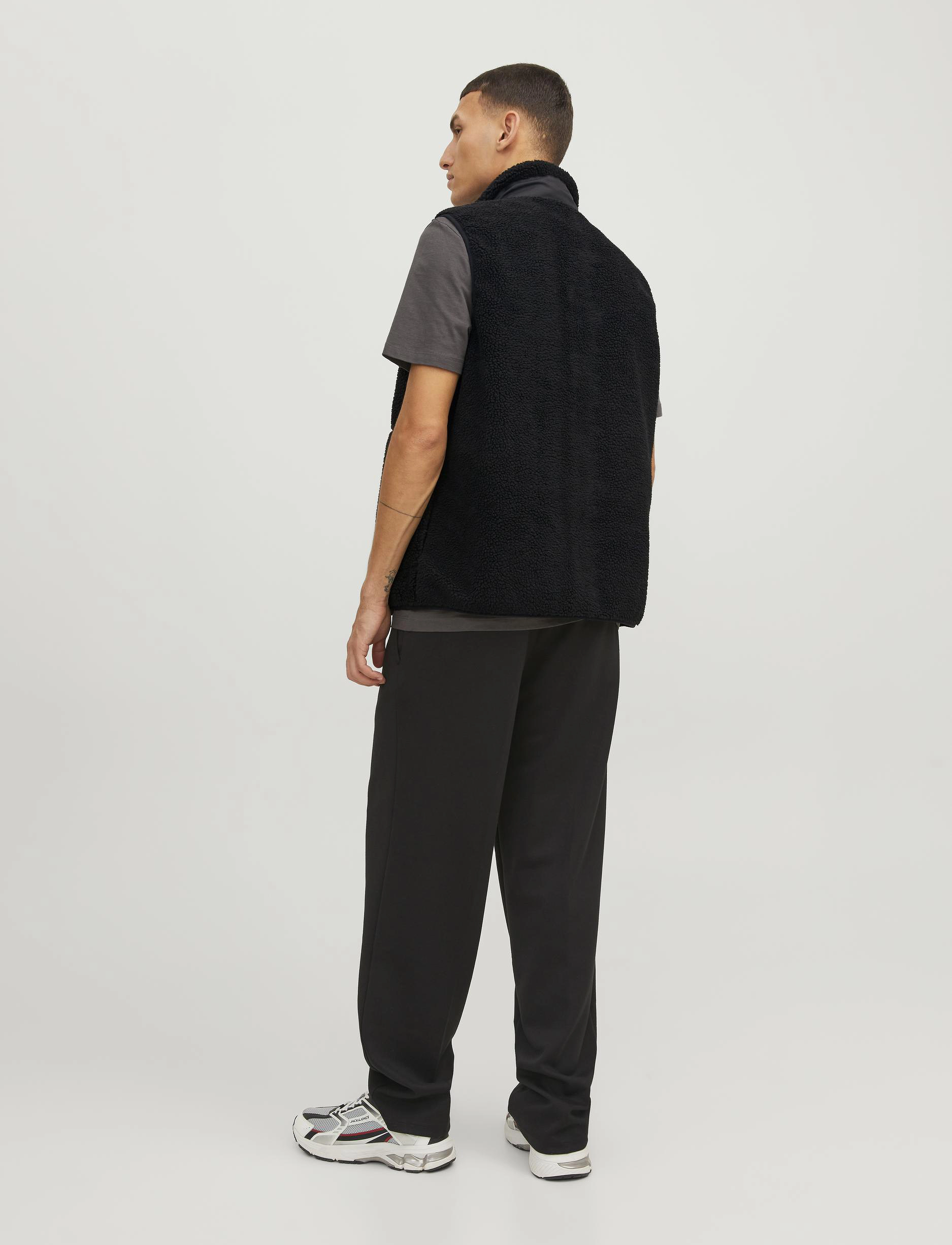Jack & Jones - JORVESTERBRO TEDDY BODYWARMER SN - black - 3