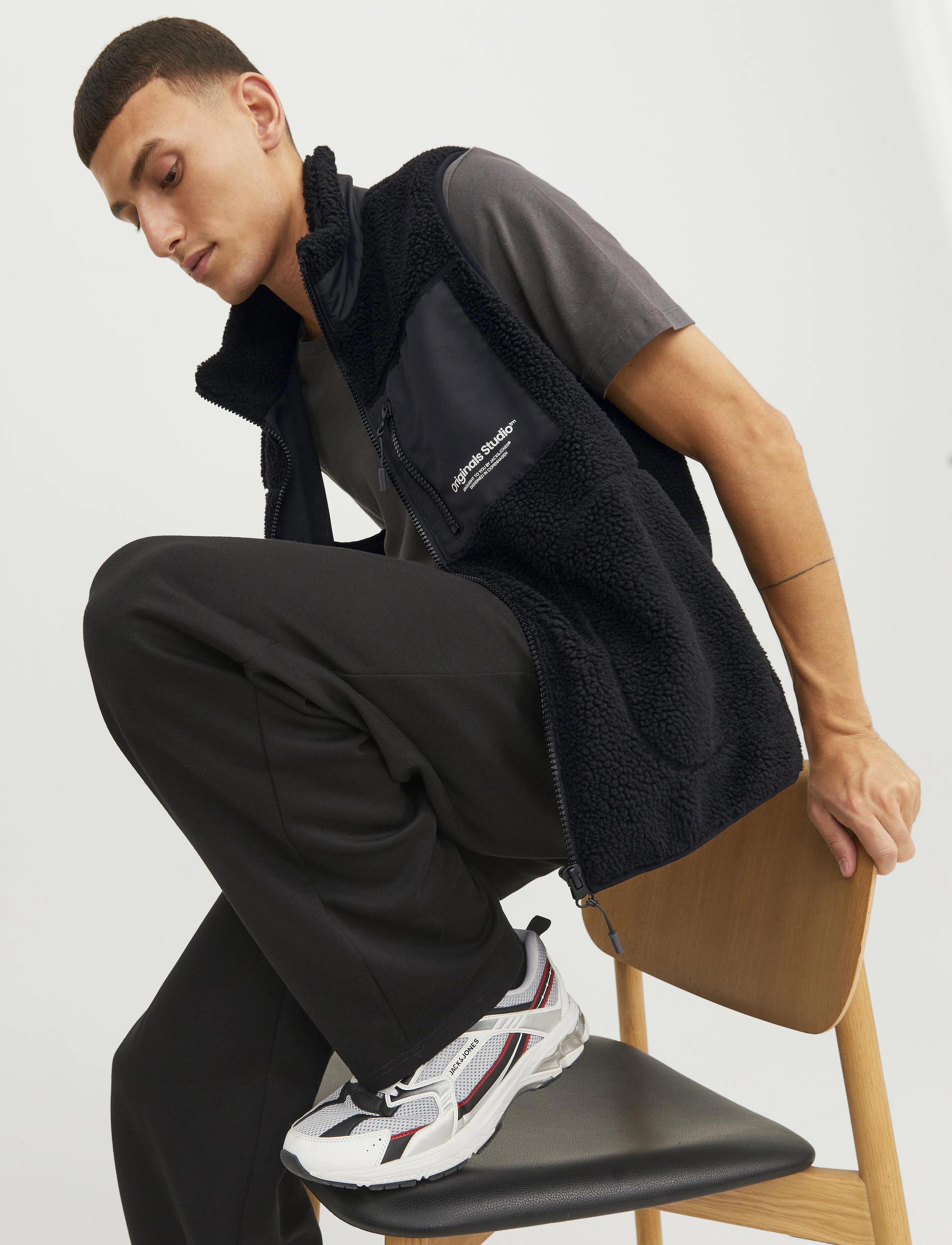 Jack & Jones - JORVESTERBRO TEDDY BODYWARMER SN - black - 5