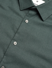 Jack & Jones - JPRBLAARTHUR CHRISTMAS SHIRT L/S CH LN - dalykinio stiliaus marškiniai - green gables - 3