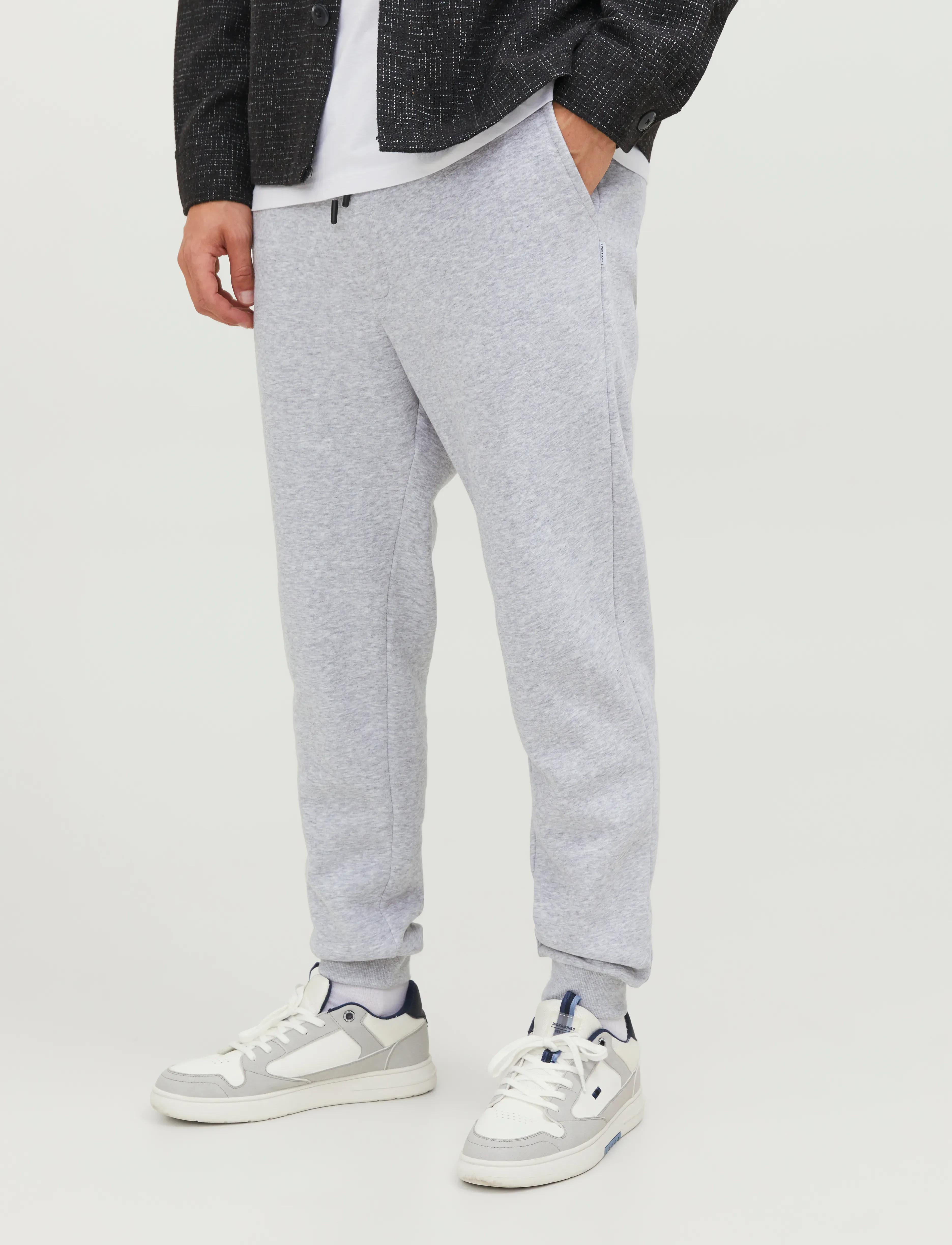 Jack & Jones - JPSTGORDON BRADLEY SWEAT PANT NOOS - kollektioner - light grey melange - 4