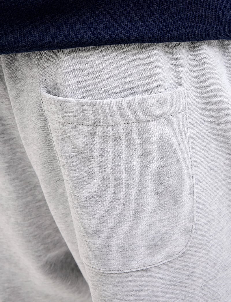 Jack & Jones - JPSTGORDON BRADLEY SWEAT SHORTS MID NOOS - sweatshorts - light grey melange - 5