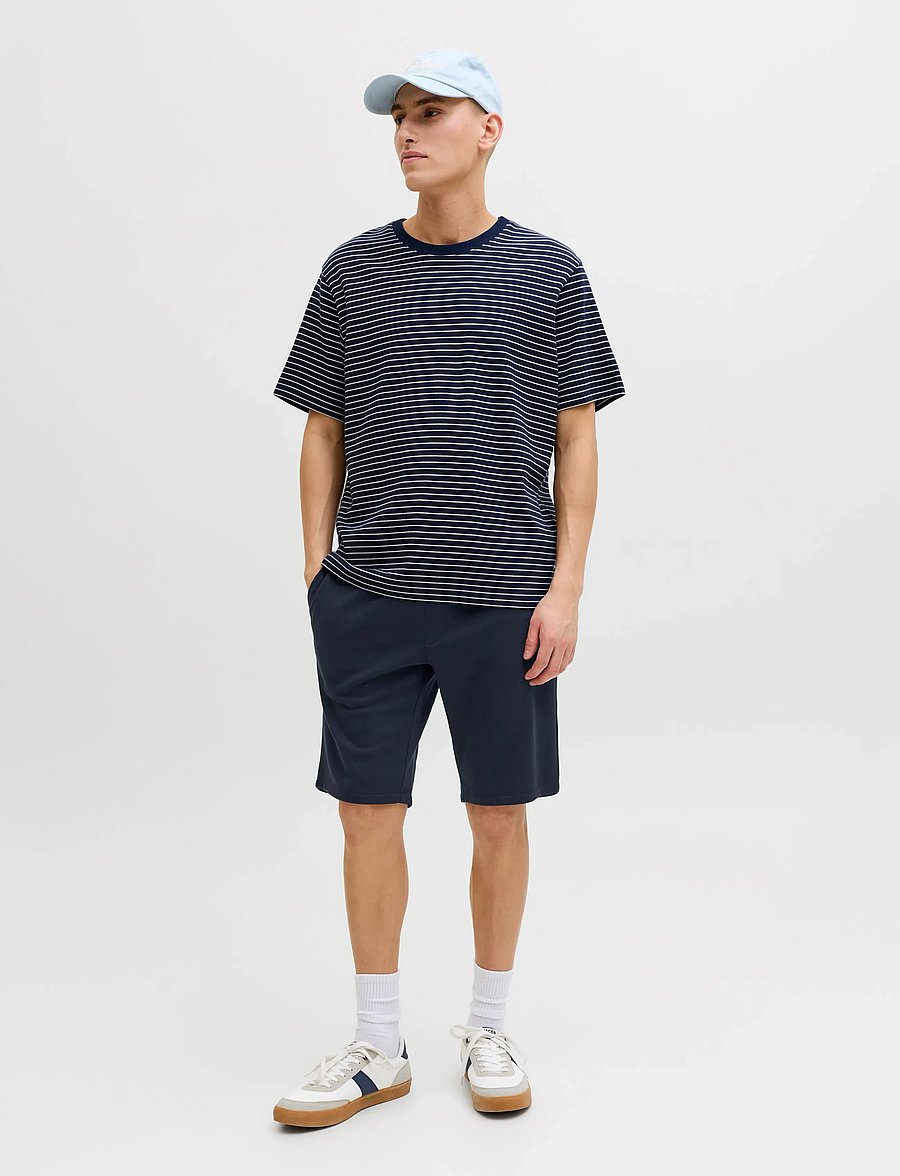 Jack & Jones - JPSTGORDON BRADLEY SWEAT SHORTS MID NOOS - sweat shorts - navy blazer - 4