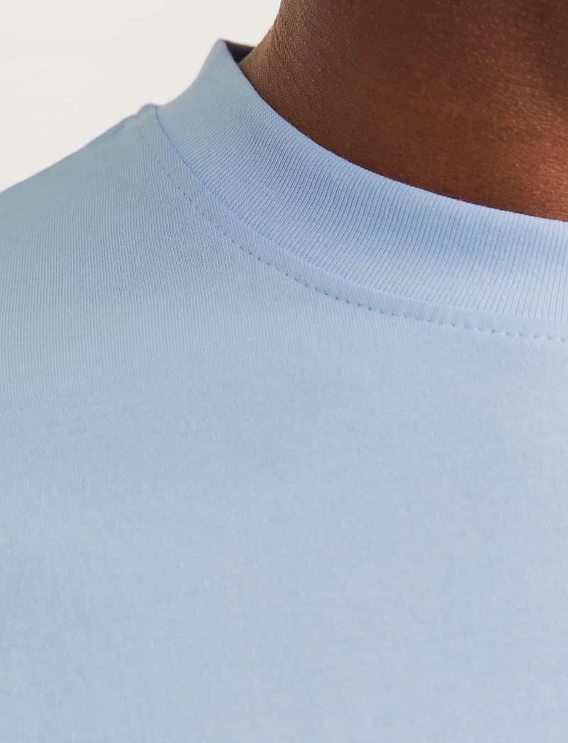 Jack & Jones - JJEBRADLEY TEE SS O-NECK NOOS - marškinėliai trumpomis rankovėmis - chambray blue - 4