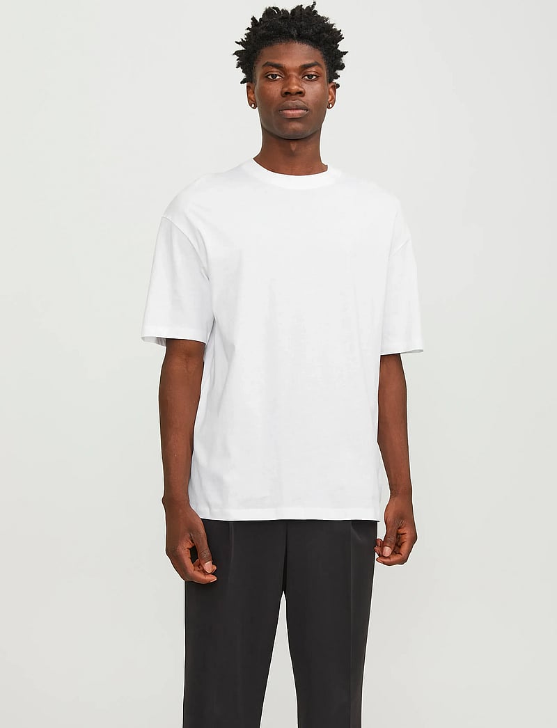 Jack & Jones - JJEBRADLEY TEE SS O-NECK NOOS - short-sleeved t-shirts - white - 0