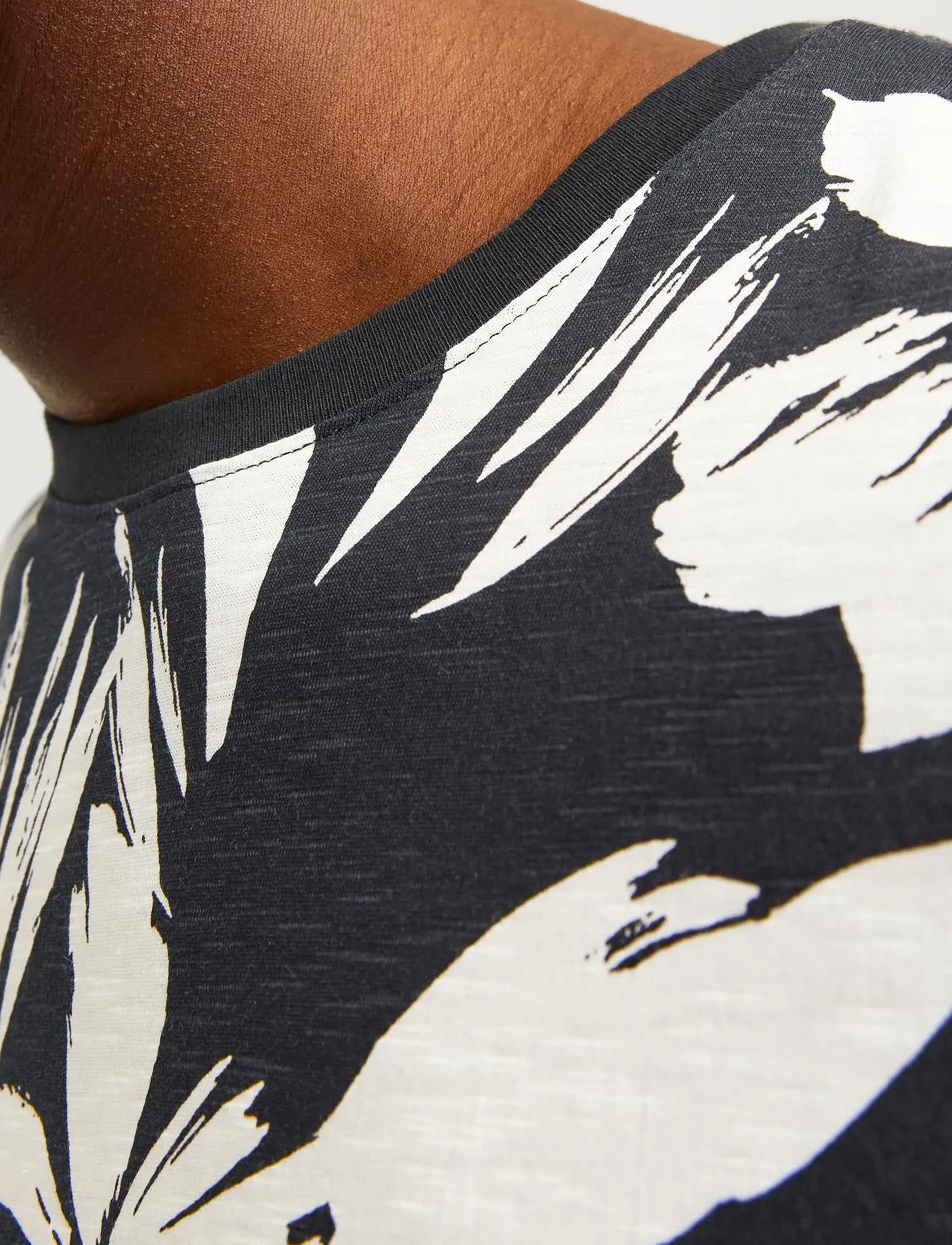 Jack & Jones - JJEJEFF AOP TEE SS SN - black - 4
