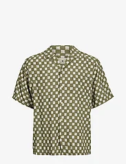 Jack & Jones - JPRBLURYLAND PRINT RESORT SHIRT S/S - kortärmade t-shirts - aloe - 0