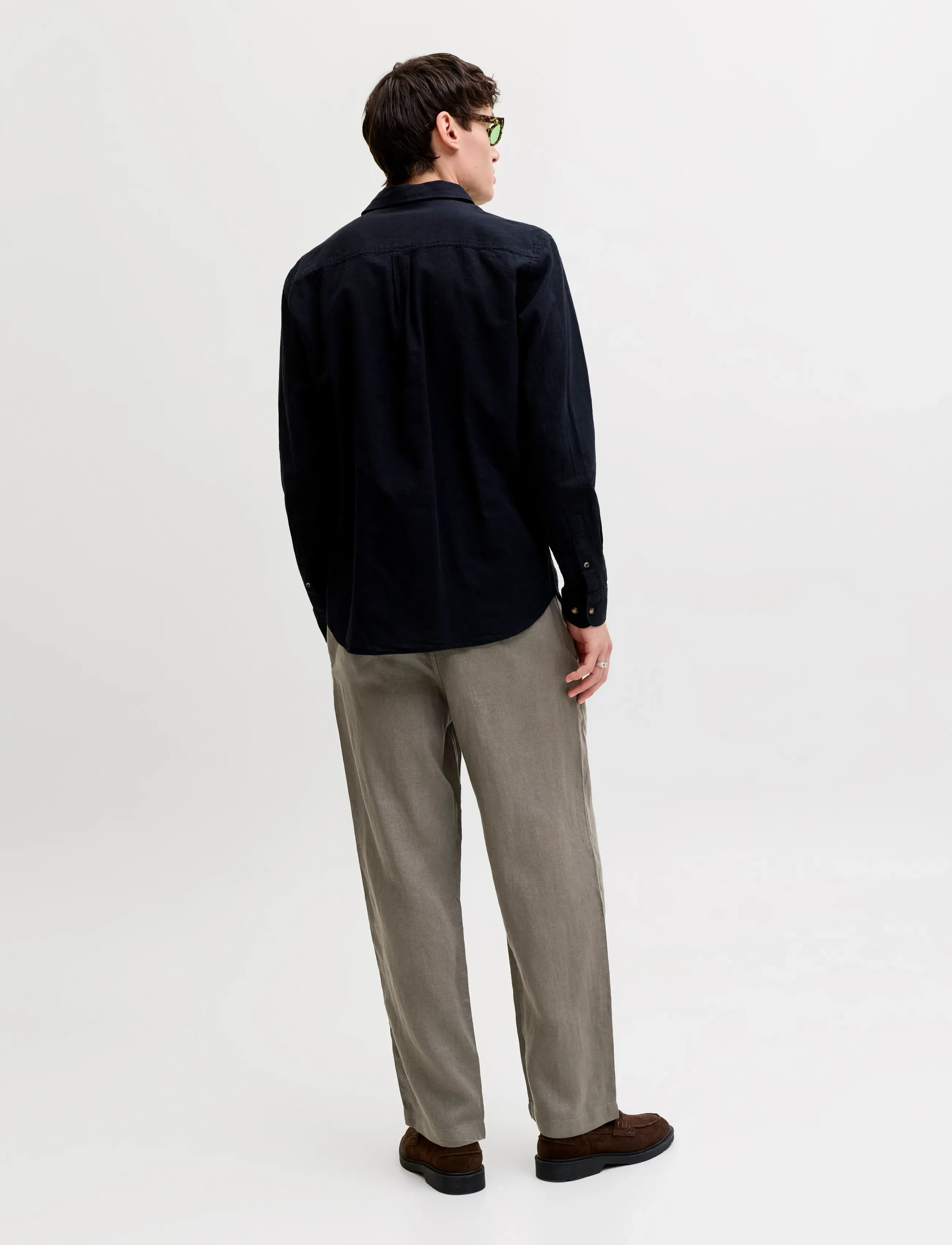 Jack & Jones - JPSTKARL LAWRENCE LINEN CHINO SN - hørbukser - smokey olive - 3