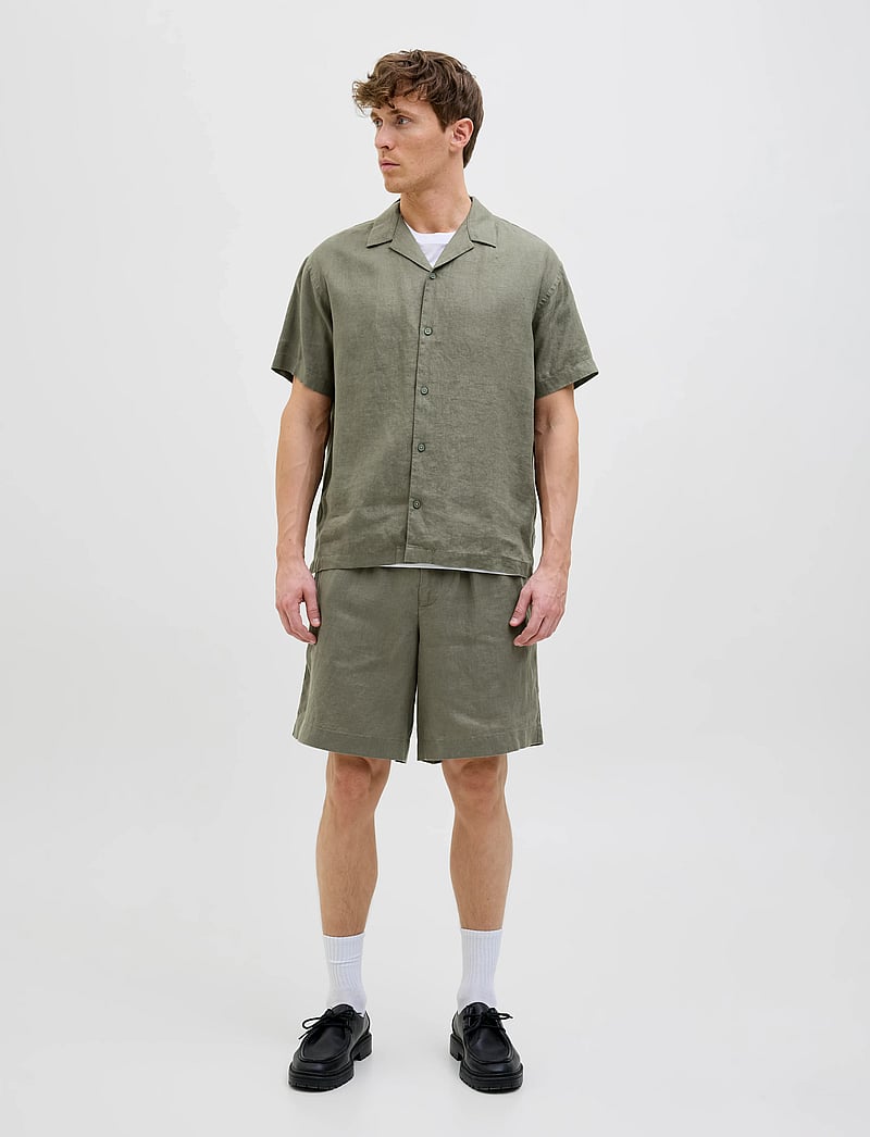 Jack & Jones - JPSTBILL LAWRENCE LINEN SHORTS SRT LN - linneshorts - tea leaf - 0