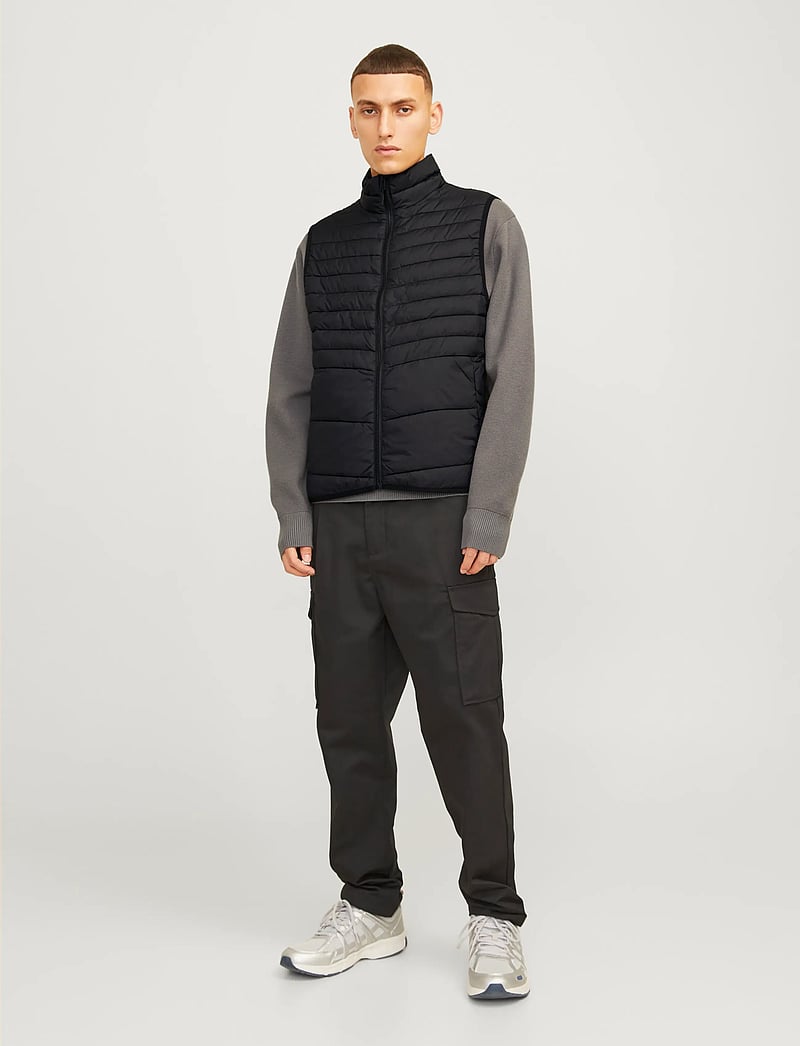 Jack & Jones - JJESTATE PACKABLE BW COLLAR NOOS - vestid - black - 4