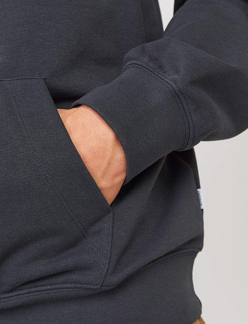 Jack & Jones - JJECHARGE SWEAT HOOD NOOS - džemperiai su gobtuvu - dark navy - 5