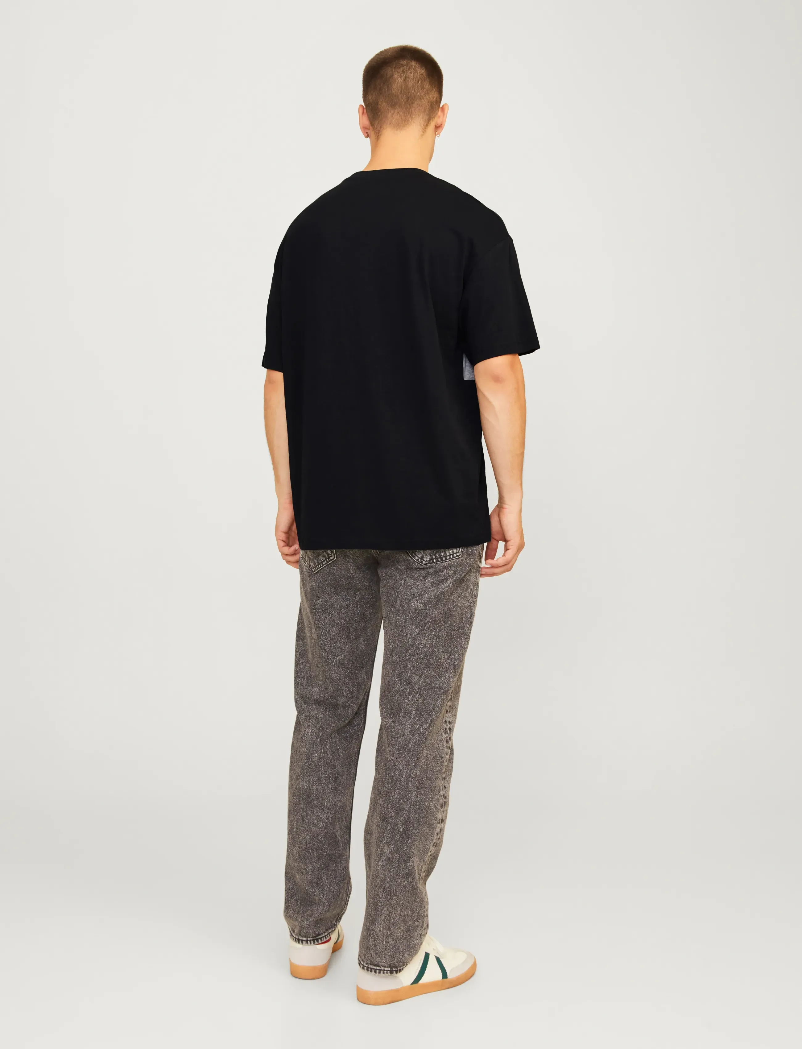 Jack & Jones - JJELEGACY BLOCKING TEE SS O-NECK NOOS - short-sleeved t-shirts - black - 2