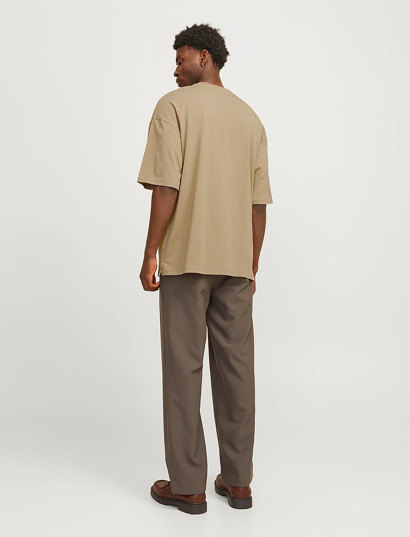 Jack & Jones - JJECHARGE TEE O-NECK NOOS - short-sleeved t-shirts - coriander - 2