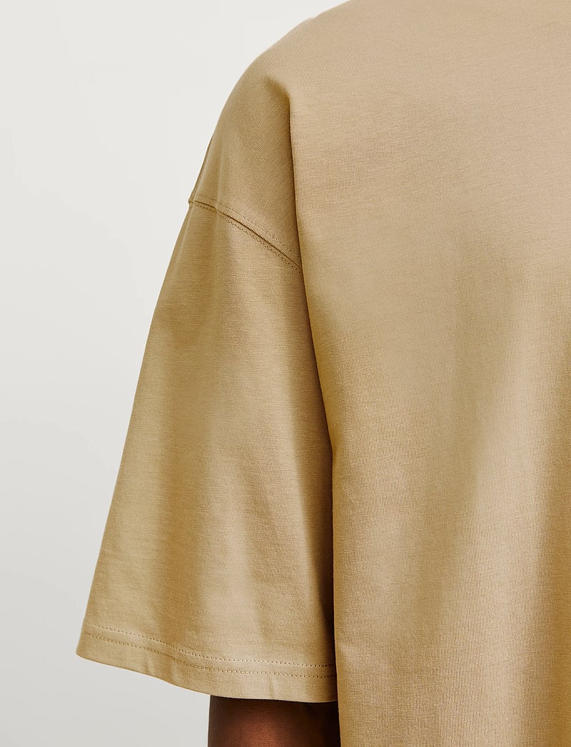 Jack & Jones - JJECHARGE TEE O-NECK NOOS - short-sleeved t-shirts - coriander - 3