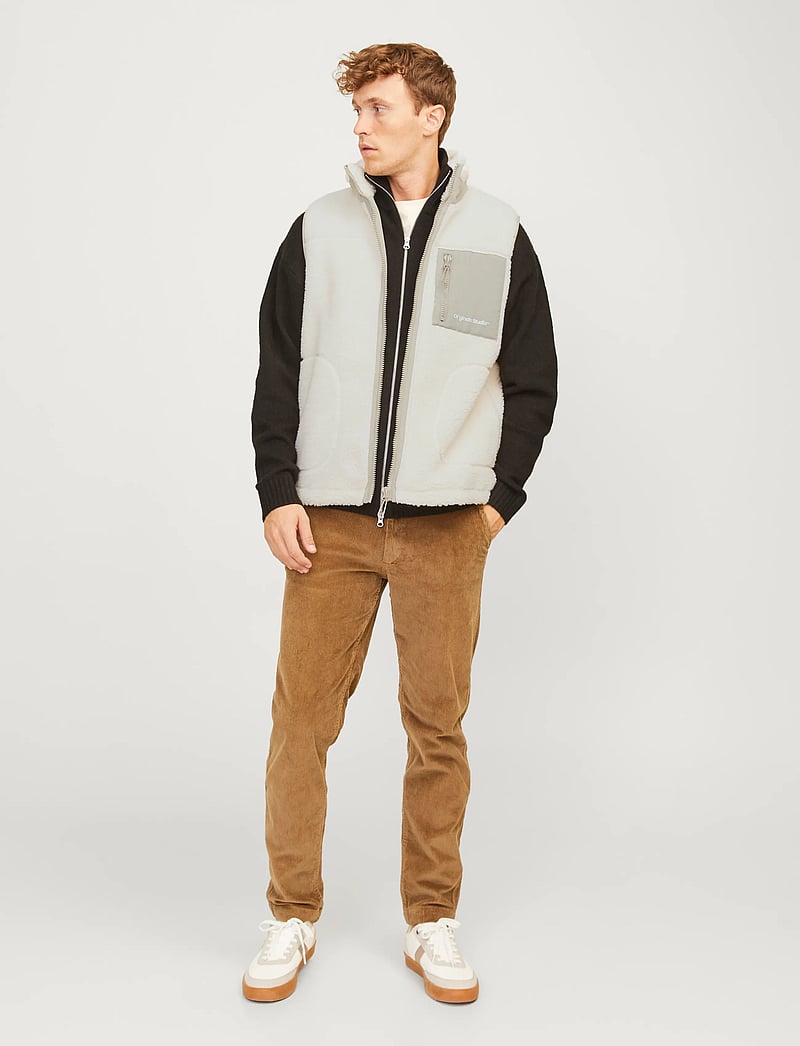 Jack & Jones - JORVESTERBRO TEDDY BODYWARMER AW24 NOOS - kamizelki - cloud dancer - 3