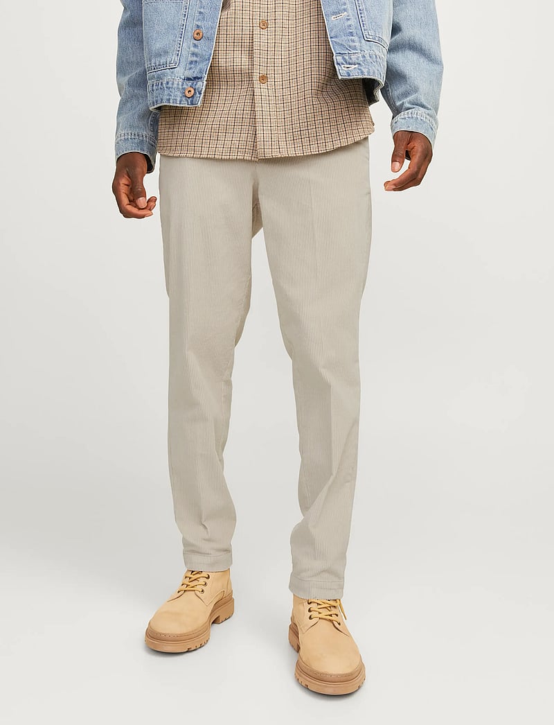 Jack & Jones - JPSTACE CORDUROY CHINO SN - chinos - moonbeam - 0
