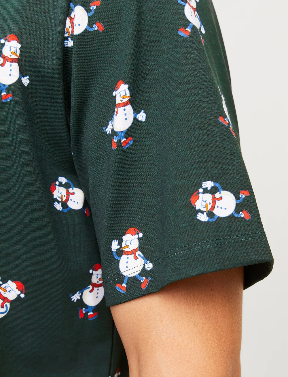 Jack & Jones - JJXMAS MERRY AOP TEE SS CREW NECK - krótki rękaw - scarab - 5