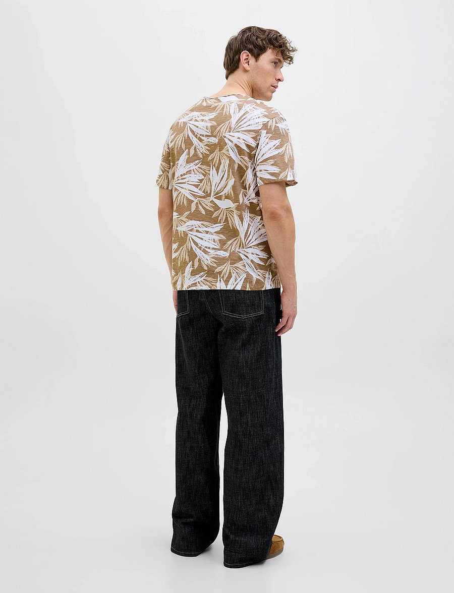 Jack & Jones - JJEBRYAN AOP TEE S/S O-NECK SN - kurzärmelige t-shirts - coriander - 2