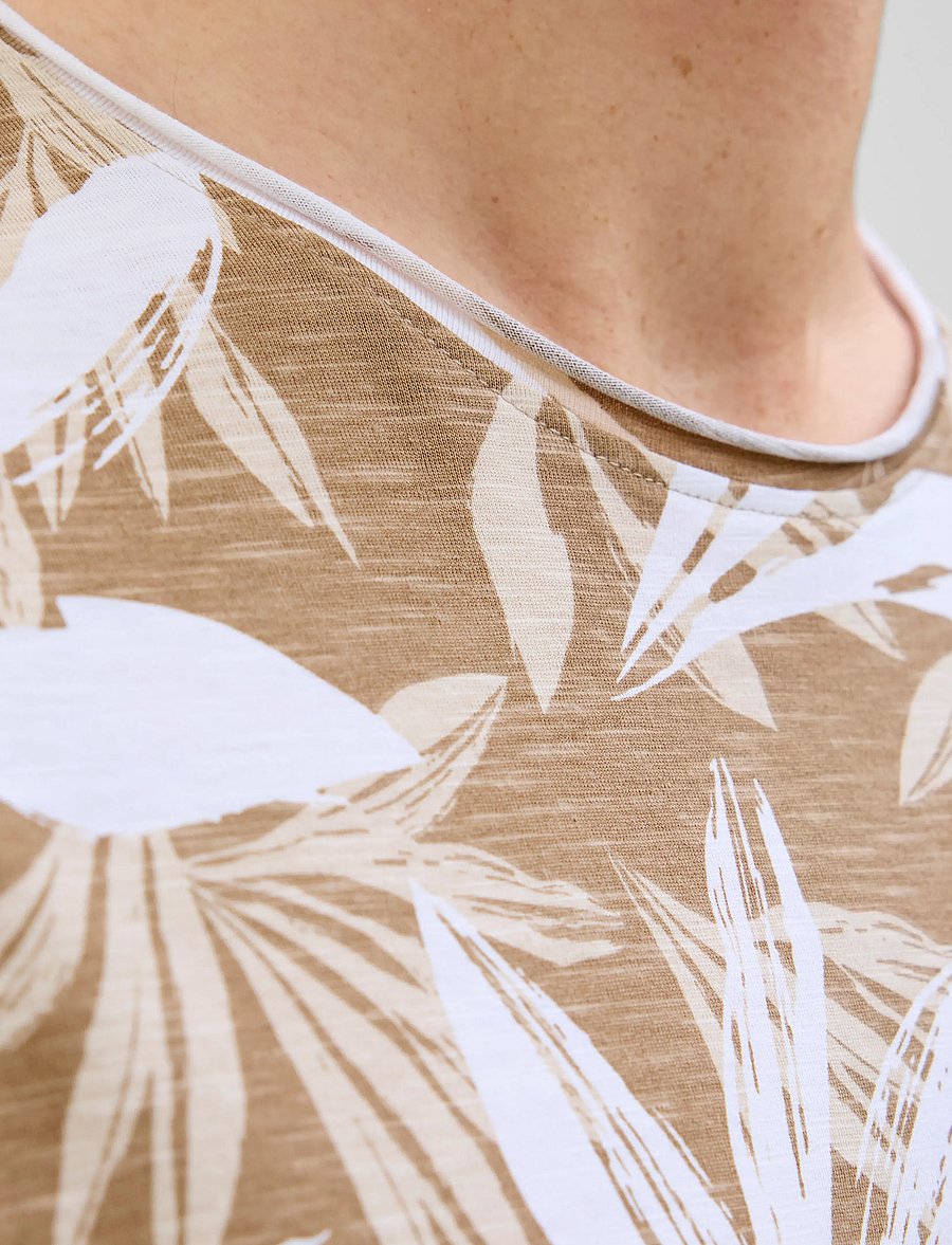 Jack & Jones - JJEBRYAN AOP TEE S/S O-NECK SN - kurzärmelige t-shirts - coriander - 4