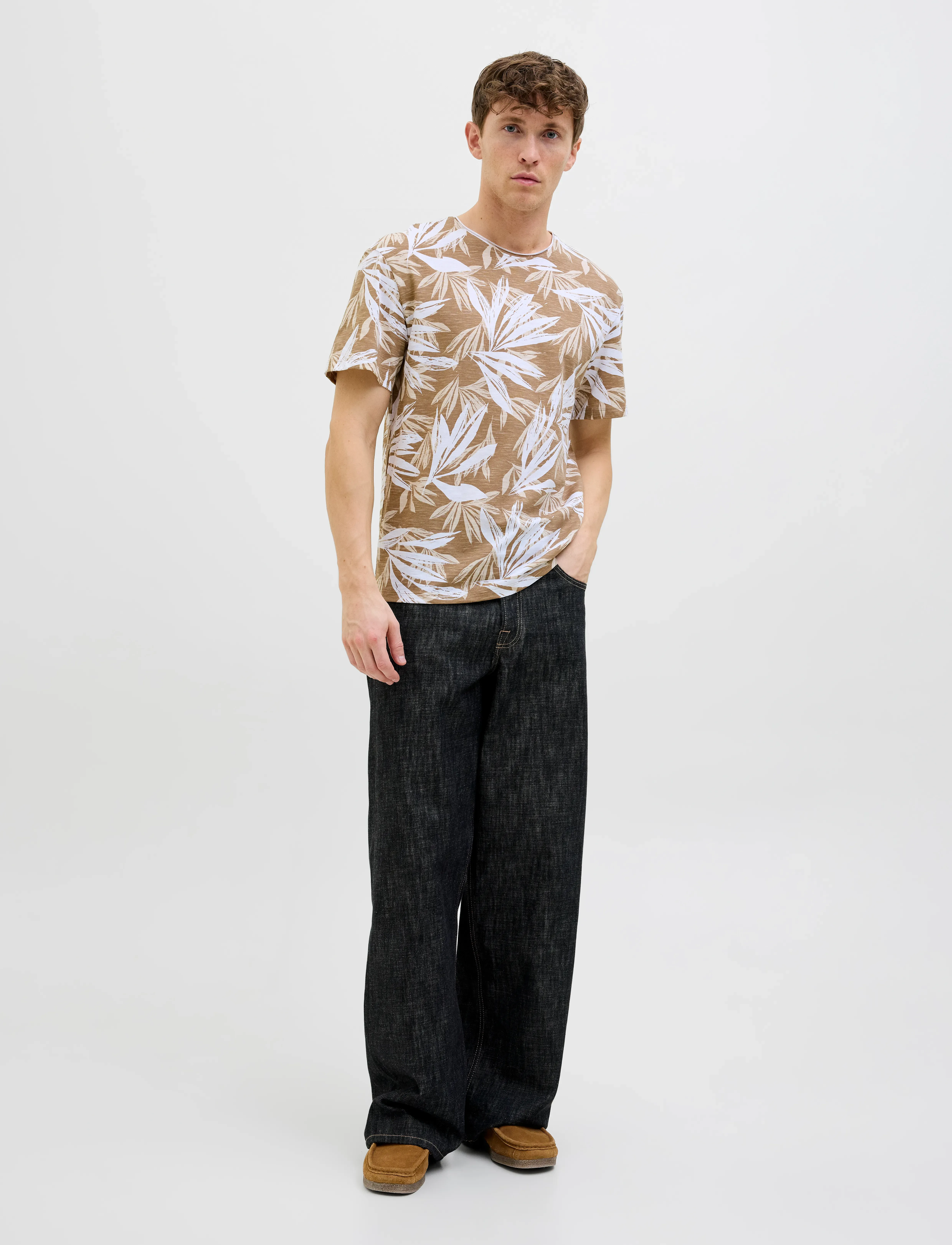 Jack & Jones - JJEBRYAN AOP TEE S/S O-NECK SN - stutterma bolir - coriander - 5