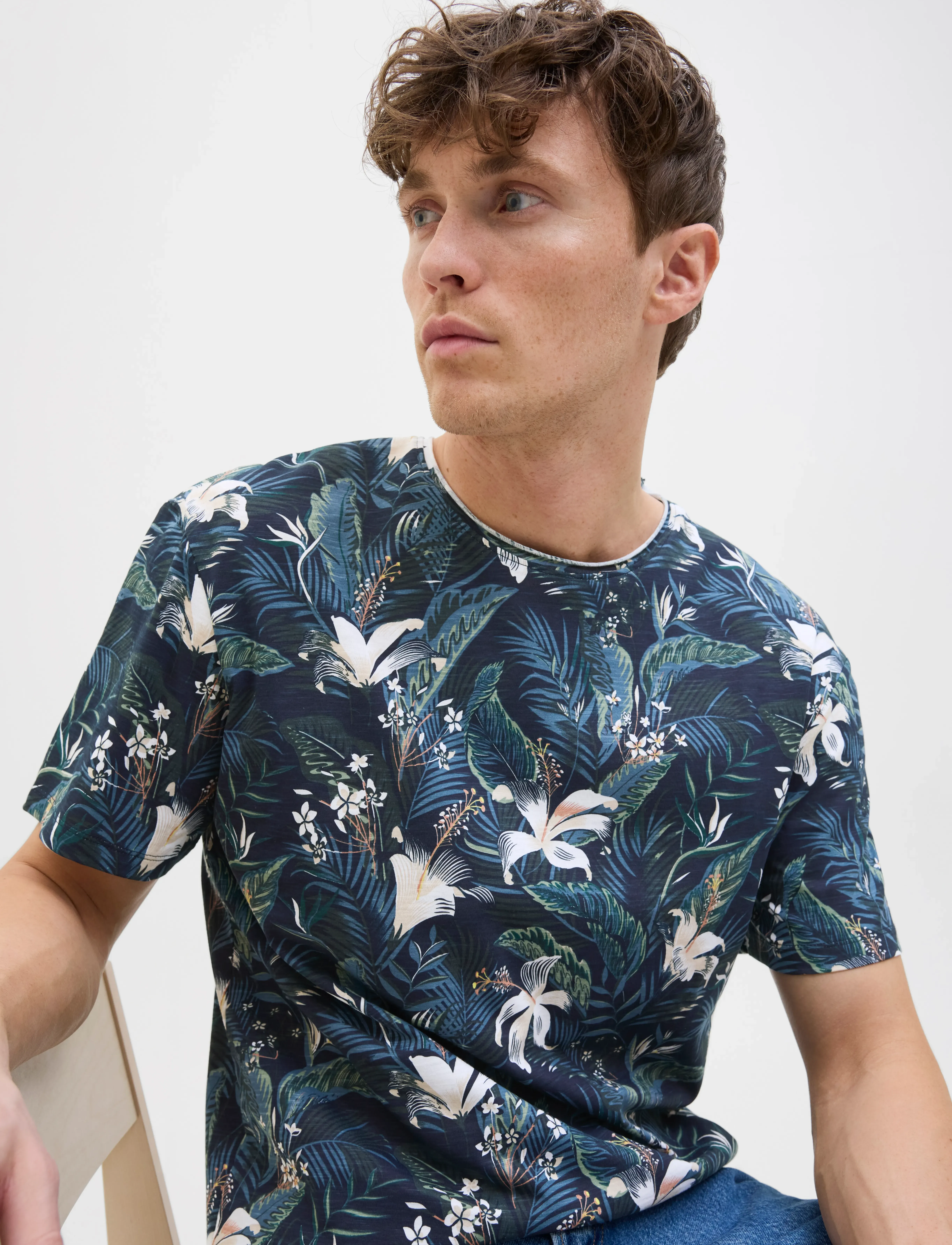 Jack & Jones - JJEBRYAN AOP TEE S/S O-NECK SN - short-sleeved t-shirts - sky captain - 5