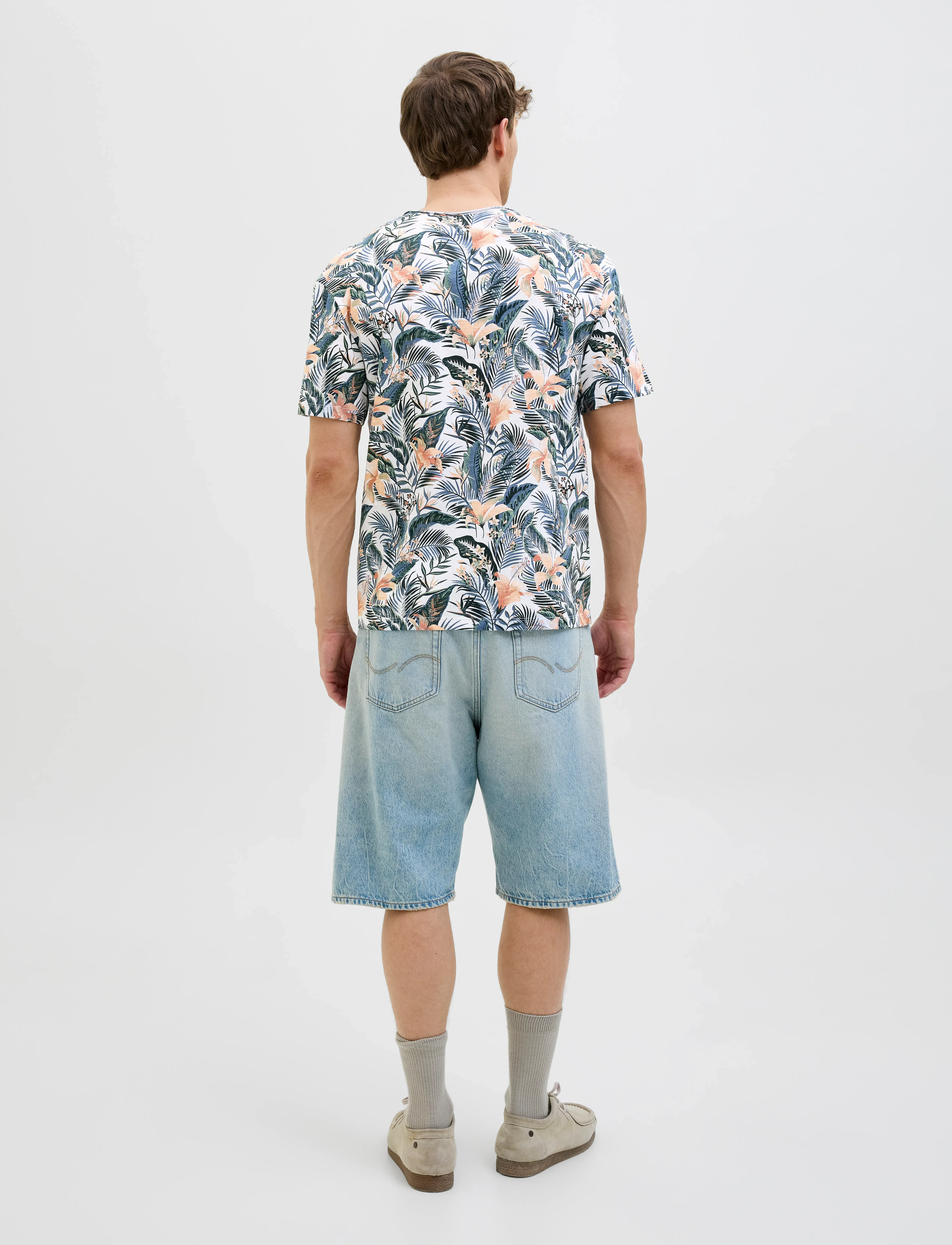 Jack & Jones - JJEBRYAN AOP TEE S/S O-NECK SN - short-sleeved t-shirts - white - 2