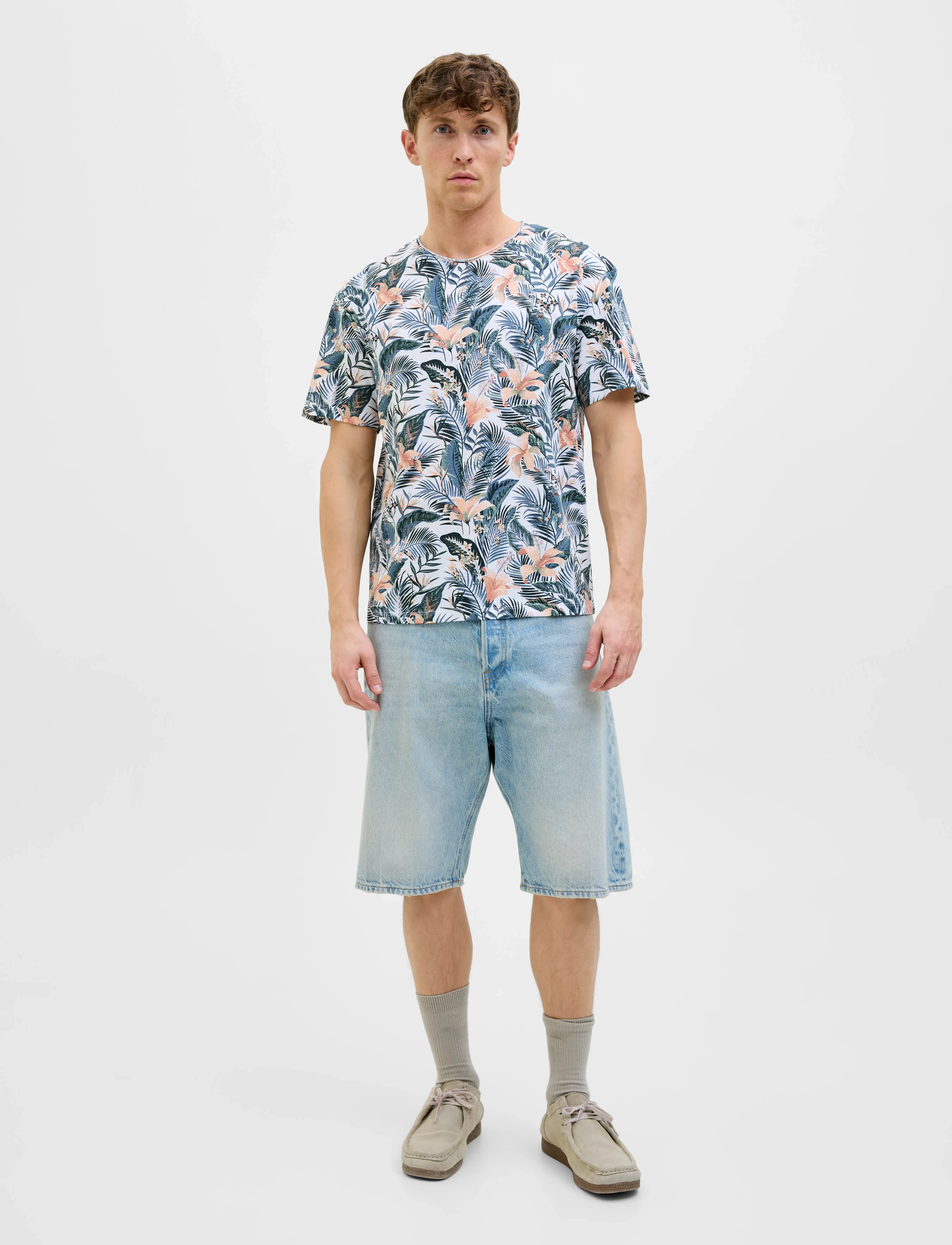 Jack & Jones - JJEBRYAN AOP TEE S/S O-NECK SN - short-sleeved t-shirts - white - 5