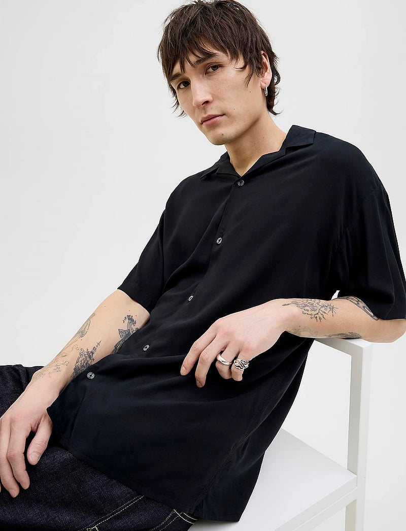 Jack & Jones - JJEJEFF SOLID RESORT SHIRT S/S SN - kortärmade skjortor - black - 4