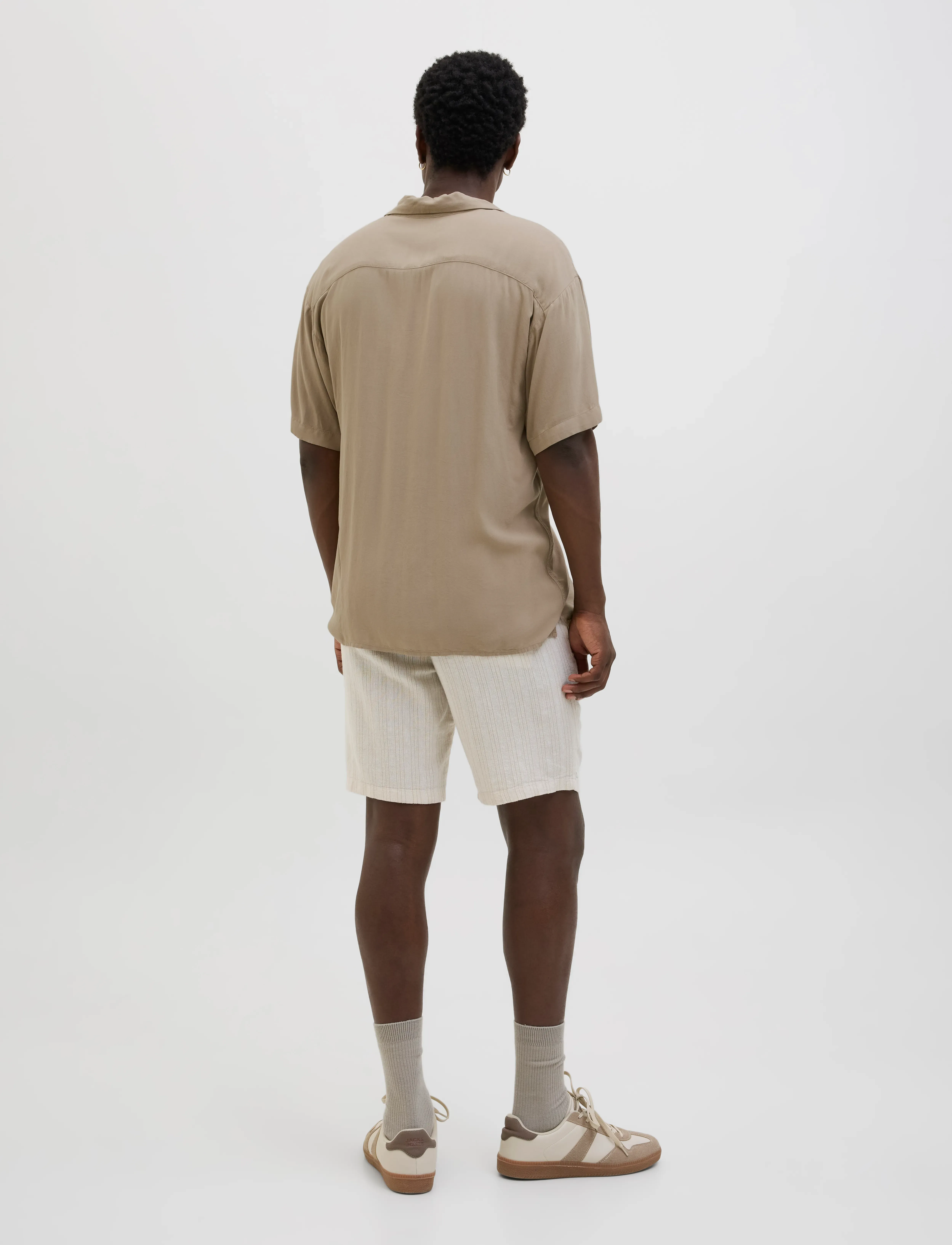 Jack & Jones - JJEJEFF SOLID RESORT SHIRT S/S SN - kurzarmhemden - coriander - 3