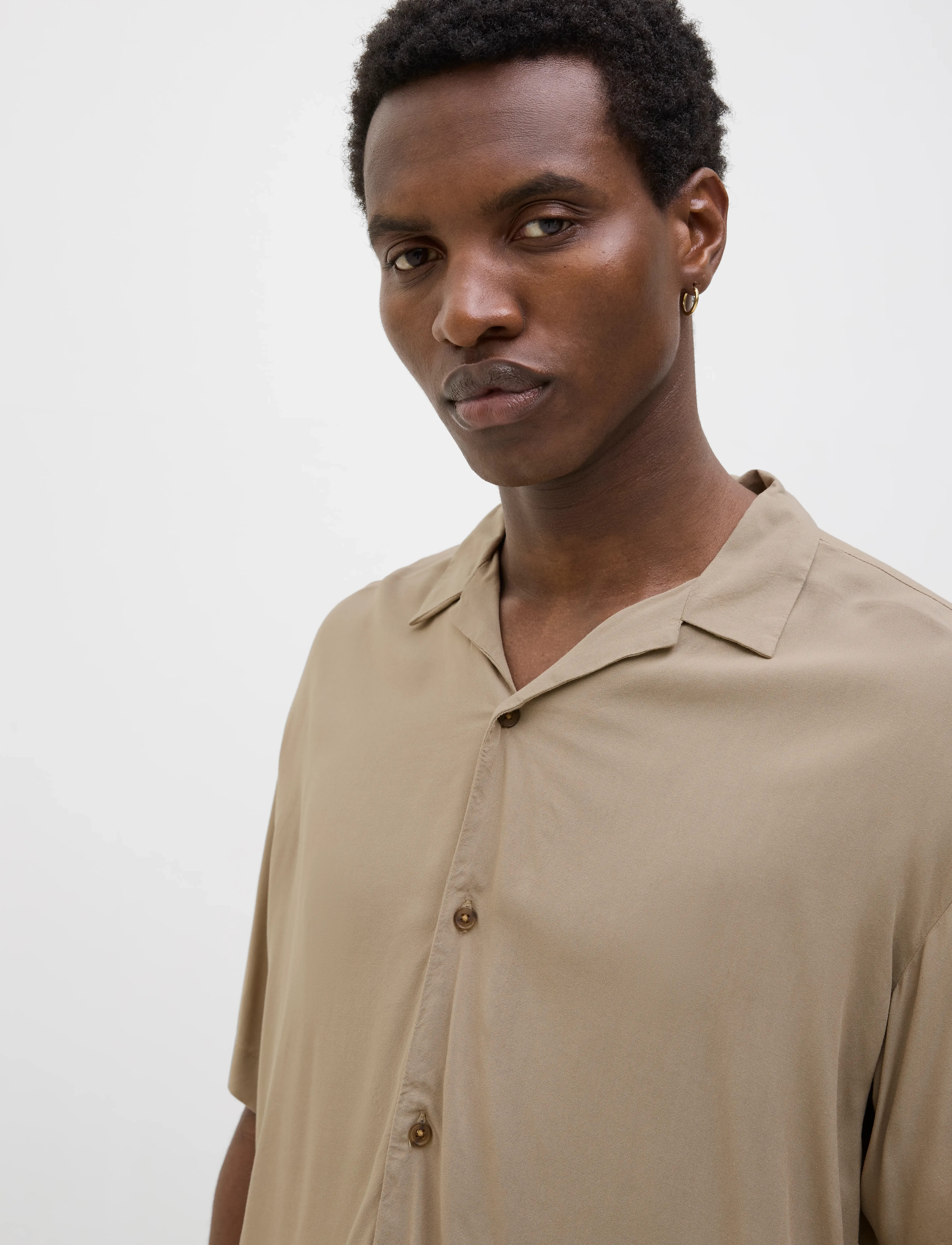 JACK & JONES Jjejeff Solid Resort Shirt S/S Sn kortärmade skjortor herr – bild 6