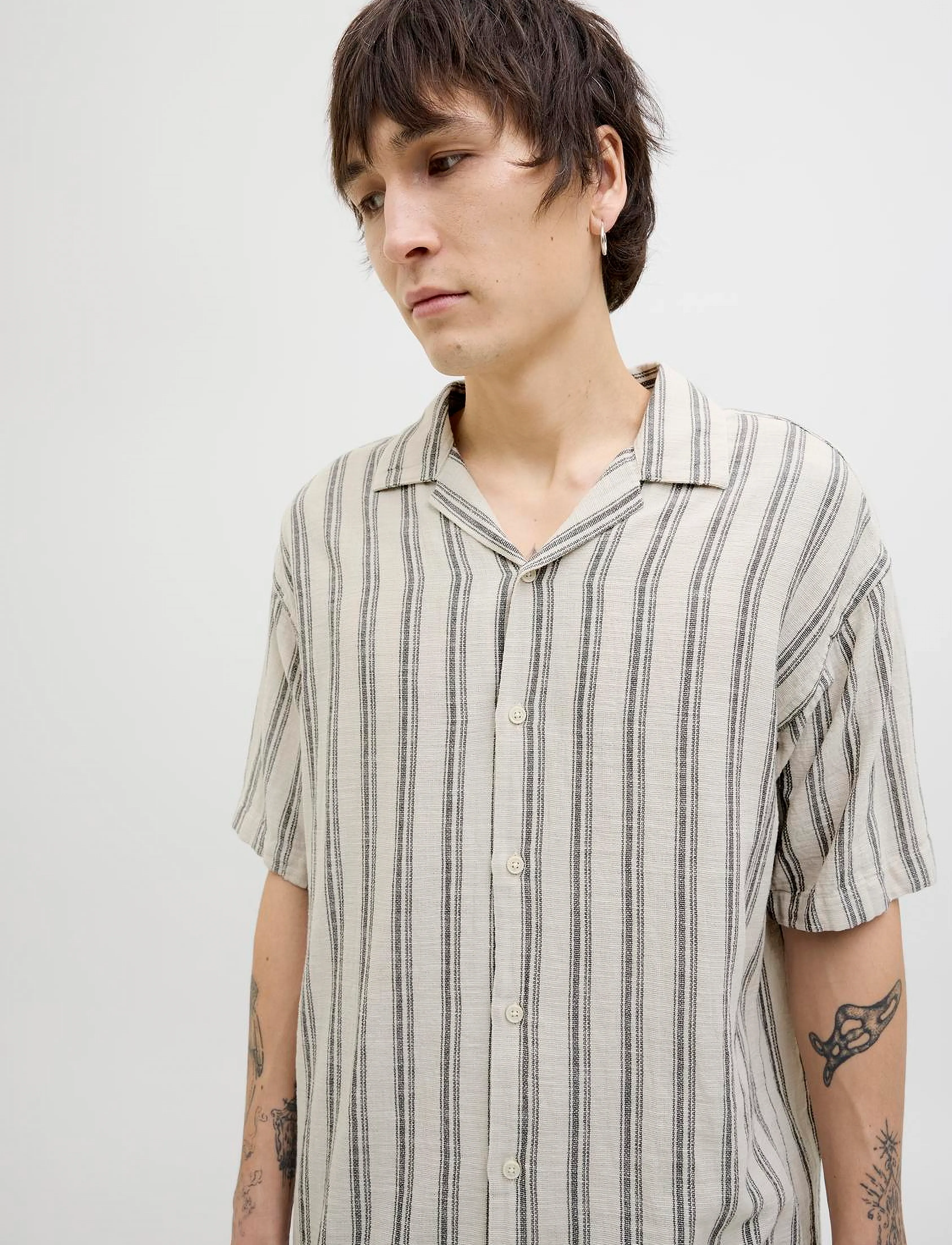 Jack & Jones - JJEENZO STRIPE RESORT SHIRT SS SN - chemises à manches courtes - moonbeam - 2