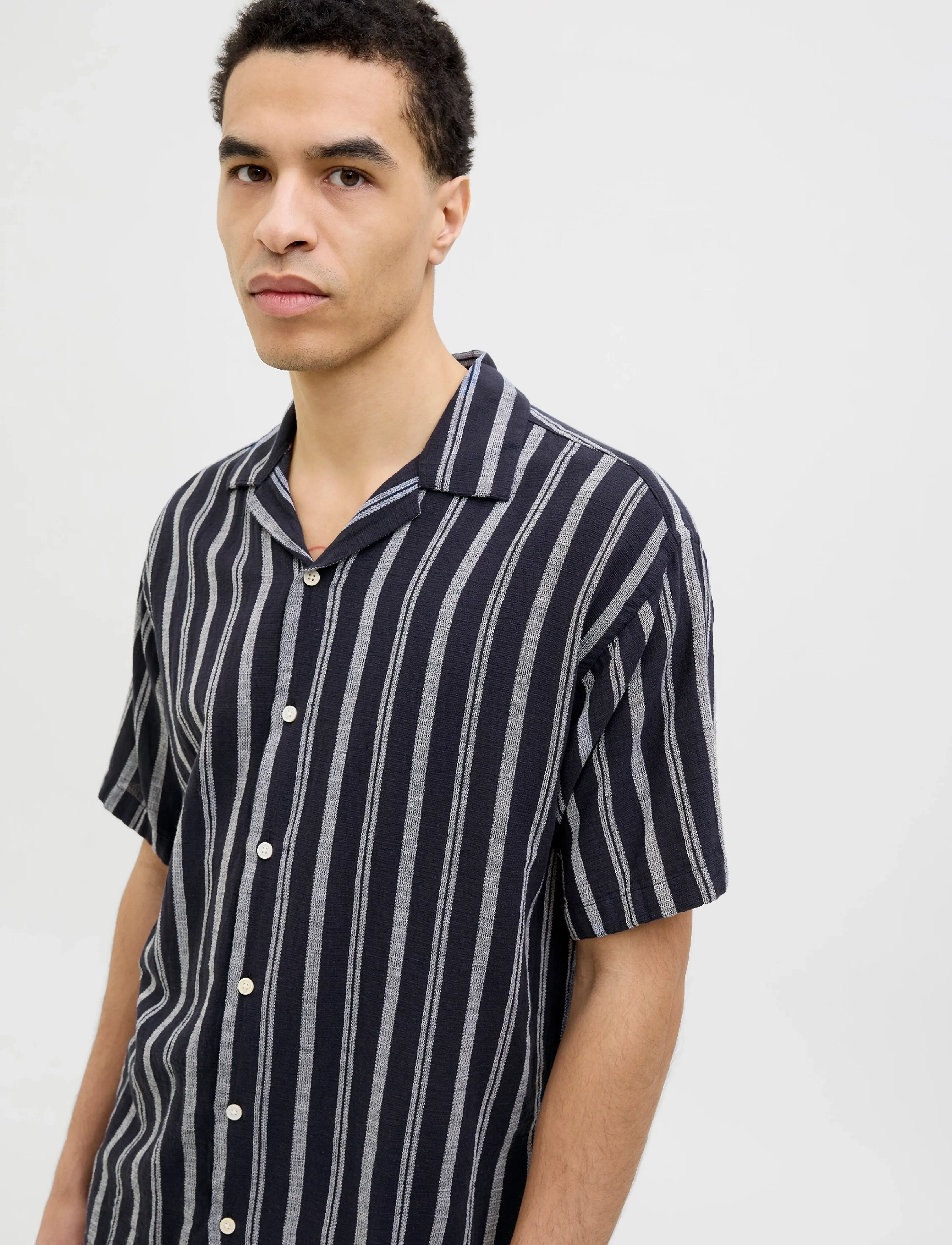 Jack & Jones - JJEENZO STRIPE RESORT SHIRT SS SN - lyhythihaiset kauluspaidat - sky captain - 2