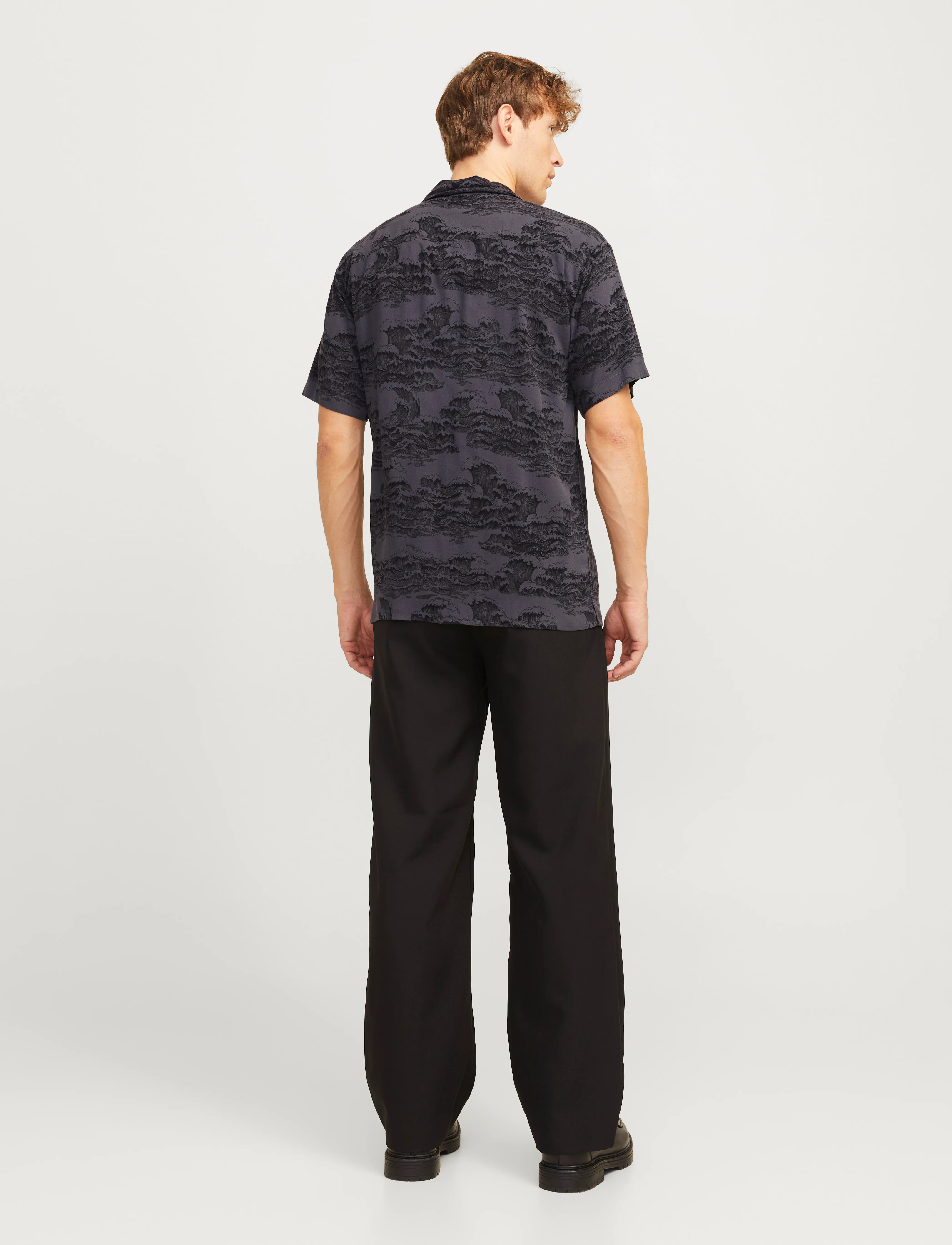 Jack & Jones - JJJEFF AOP RESORT SHIRT SS - lühikeste varrukatega särgid - castlerock - 2