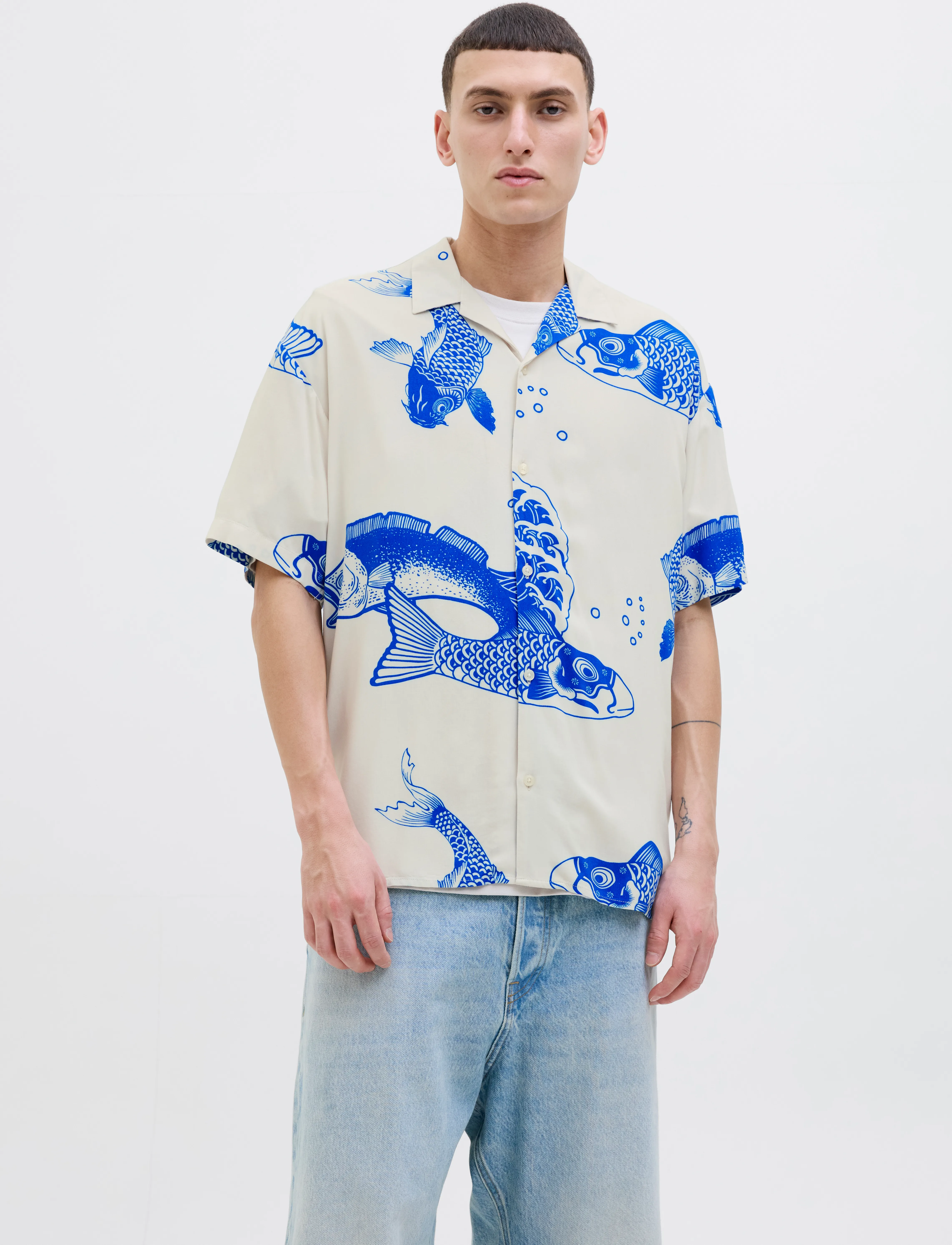 Jack & Jones JJJEFF AOP RESORT SHIRT SS - Skjorter - LAPIS BLUE / cream
