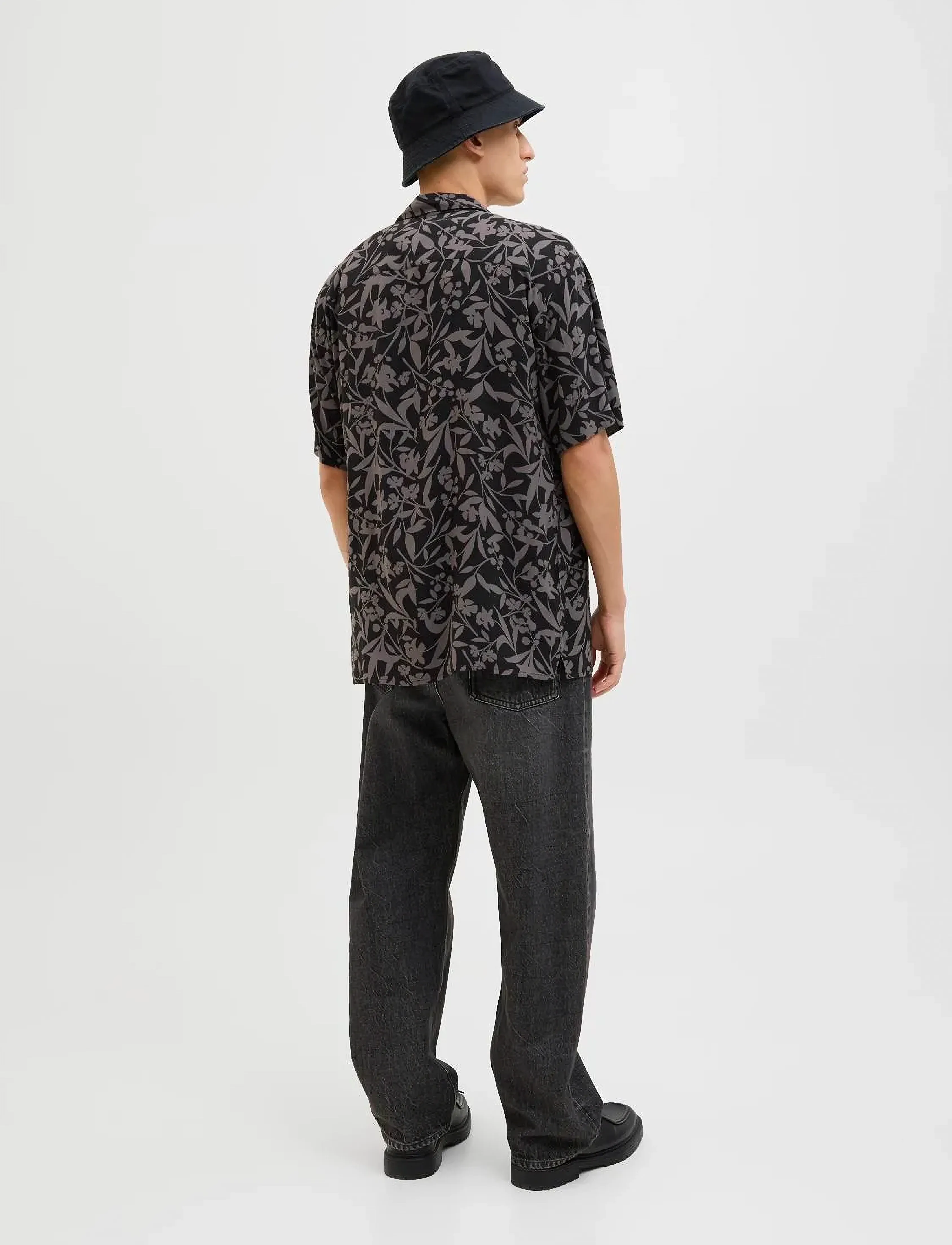 Jack & Jones - JJJEFF MONOCHROME RESORT SHIRT SS - kortærmede skjorter - castlerock - 2