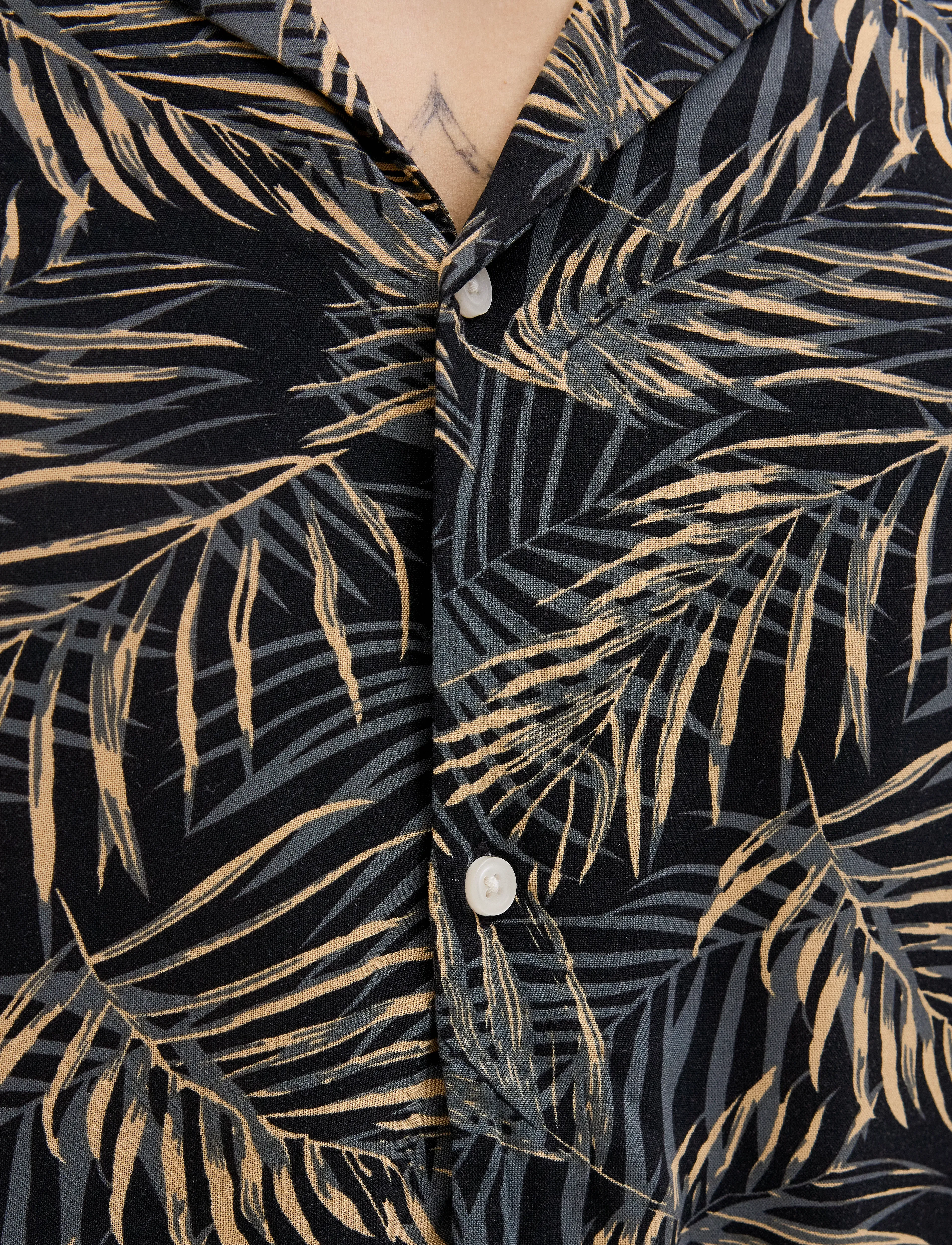 Jack & Jones - JJEJEFF TROPICAL AOP RESORT SHIRT SS SN - kortærmede skjorter - black - 3