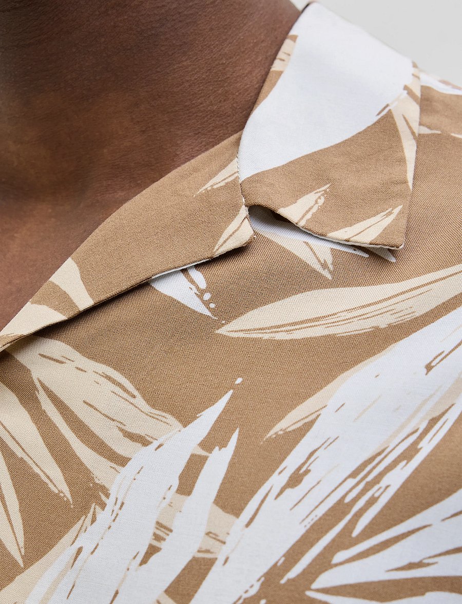 Jack & Jones - JJEJEFF TROPICAL AOP RESORT SHIRT SS SN - kurzarmhemden - coriander - 3