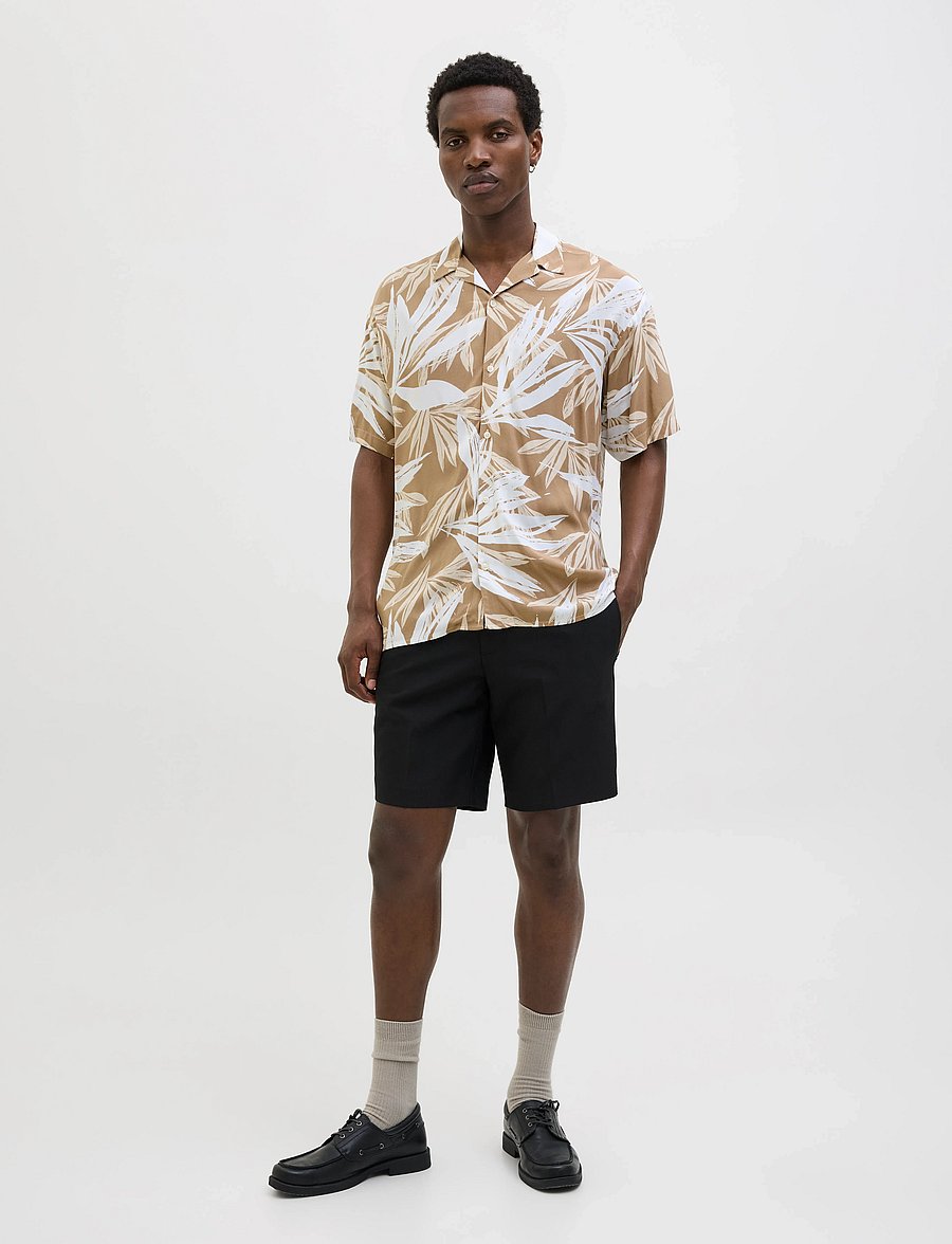 Jack & Jones - JJEJEFF TROPICAL AOP RESORT SHIRT SS SN - kurzarmhemden - coriander - 4
