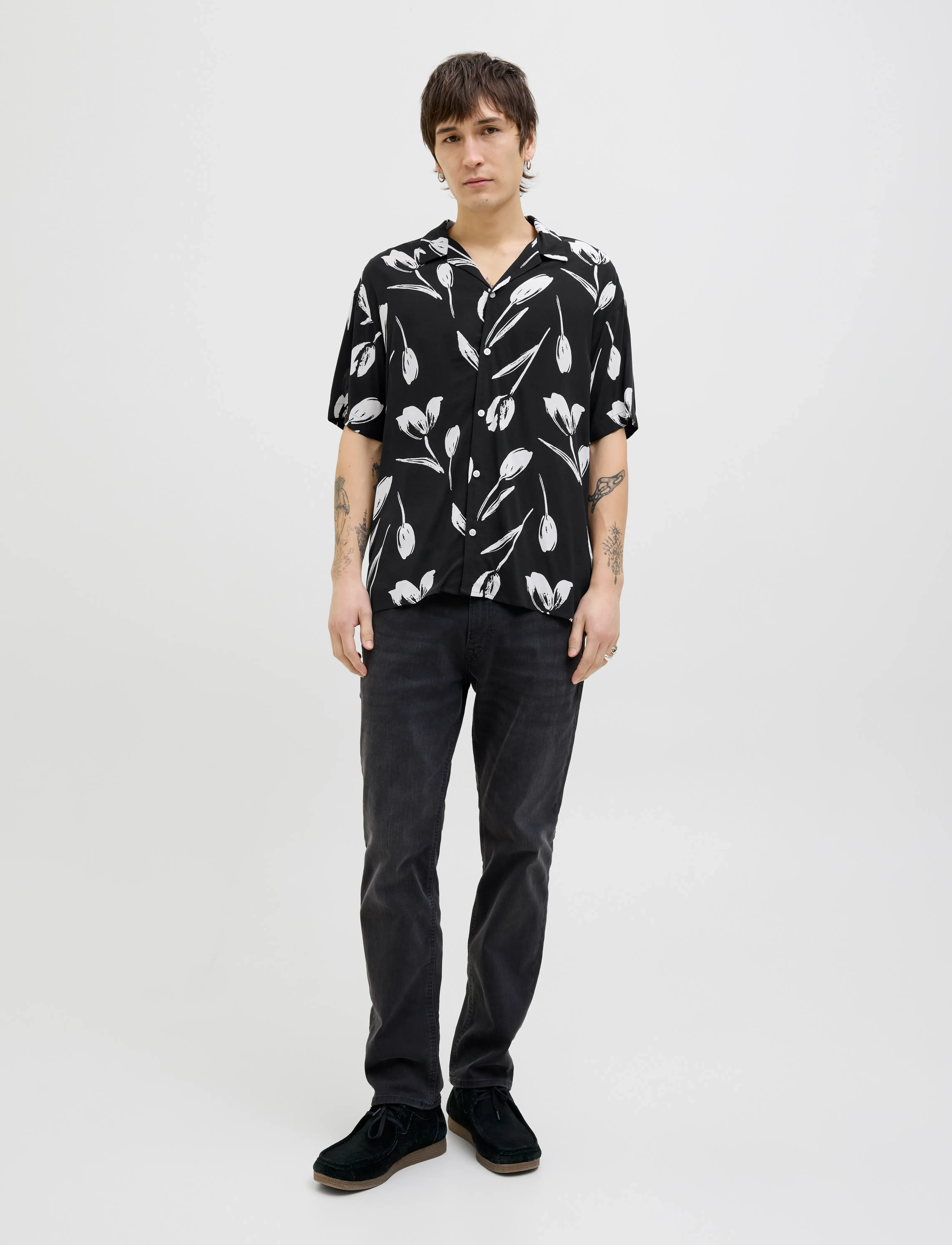 Jack & Jones - JJEJEFF CHARGE RESORT SHIRT SS SN - lyhythihaiset kauluspaidat - black - 4