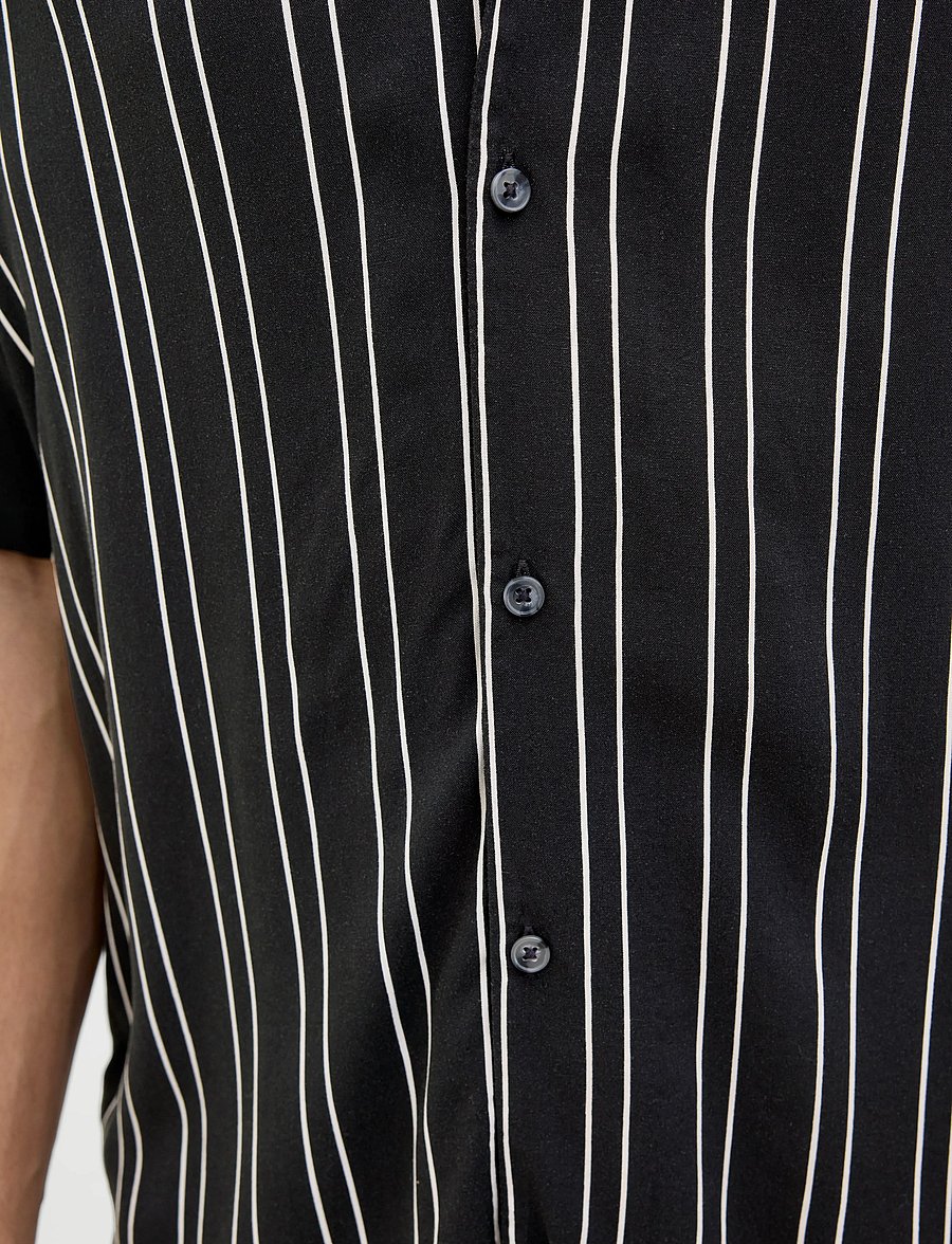 Jack & Jones - JJEJEFF STRIPE RESORT SHIRT SS SN - chemises à manches courtes - black - 3