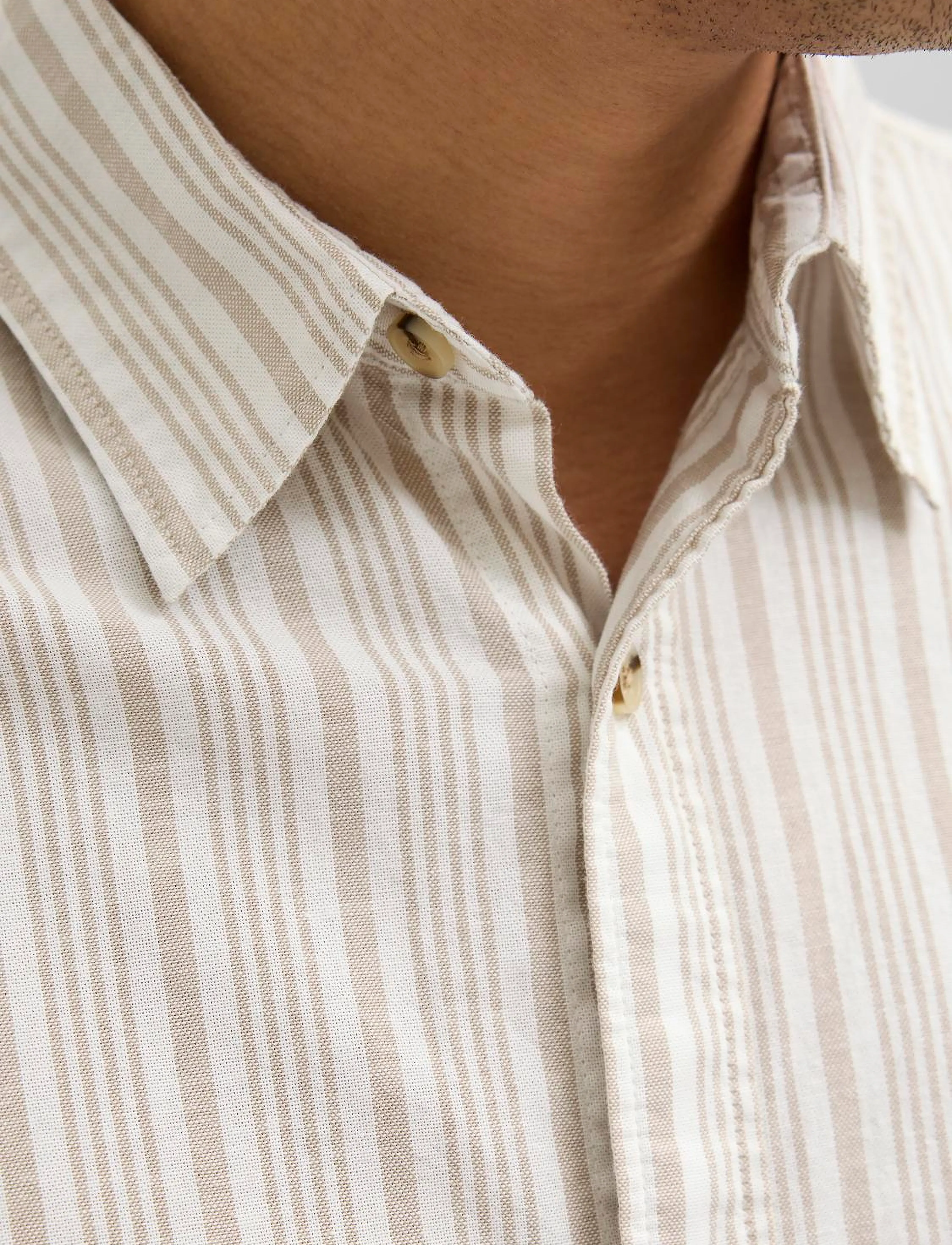 Jack & Jones JJJOSHUA OXFORD STRIPE SHIRT S/S - Skjorter - CROCKERY / cream