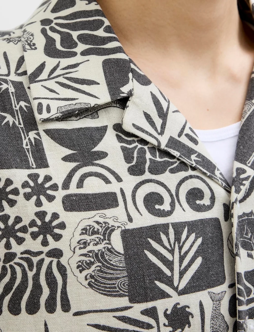 Jack & Jones - JJWAYNE AOP RESORT SHIRT SS - linased särgid - black - 0