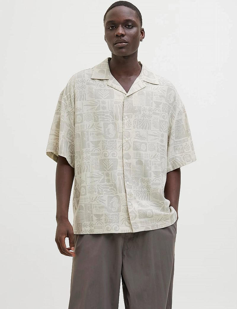 Jack & Jones - JJWAYNE AOP RESORT SHIRT SS - linneskjortor - moonbeam - 2