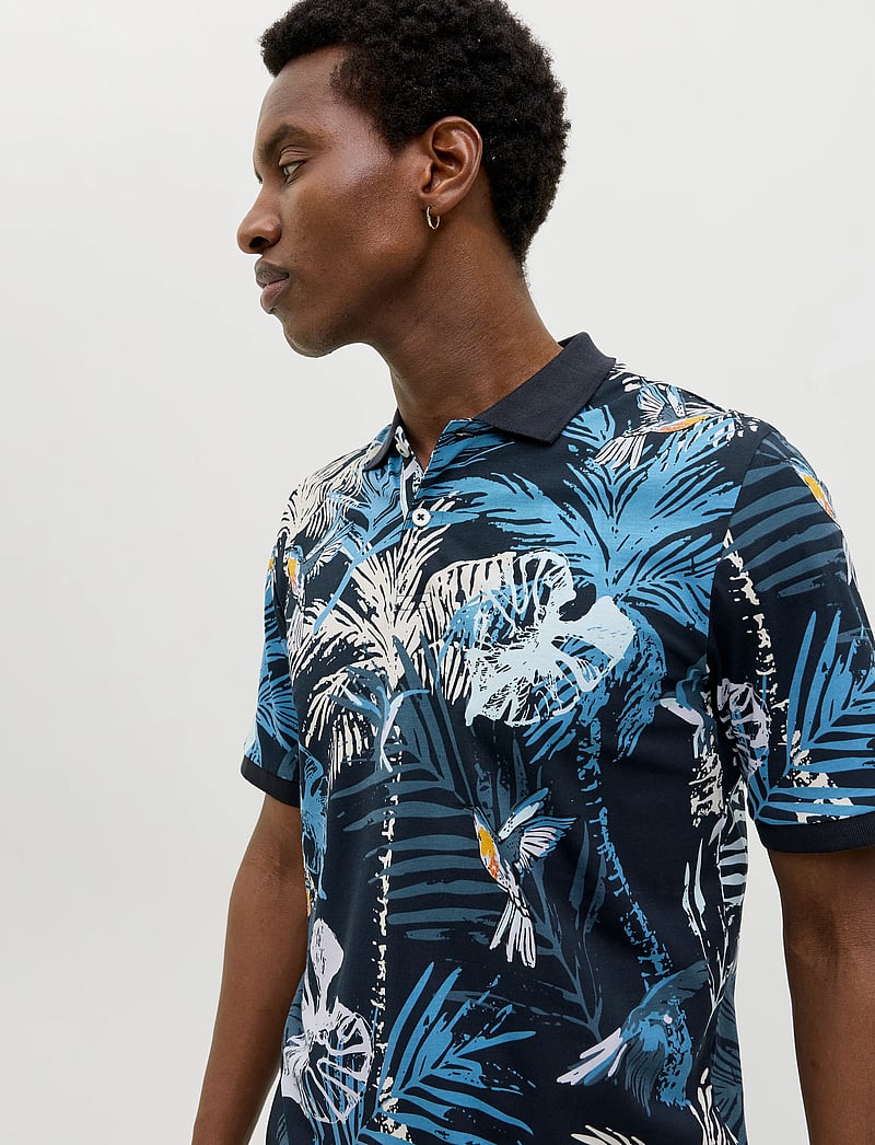 Jack & Jones - JJHAWAII AOP POLO SS - kortärmade pikéer - sky captain - 5